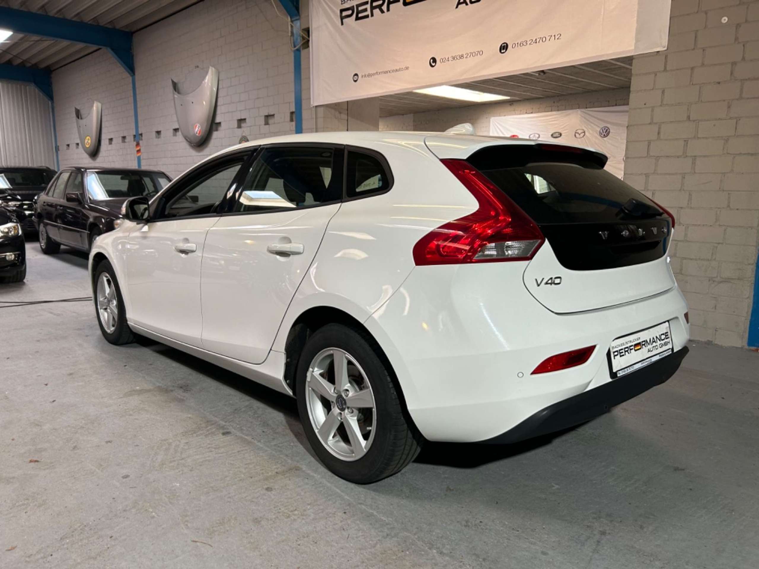 Volvo - V40