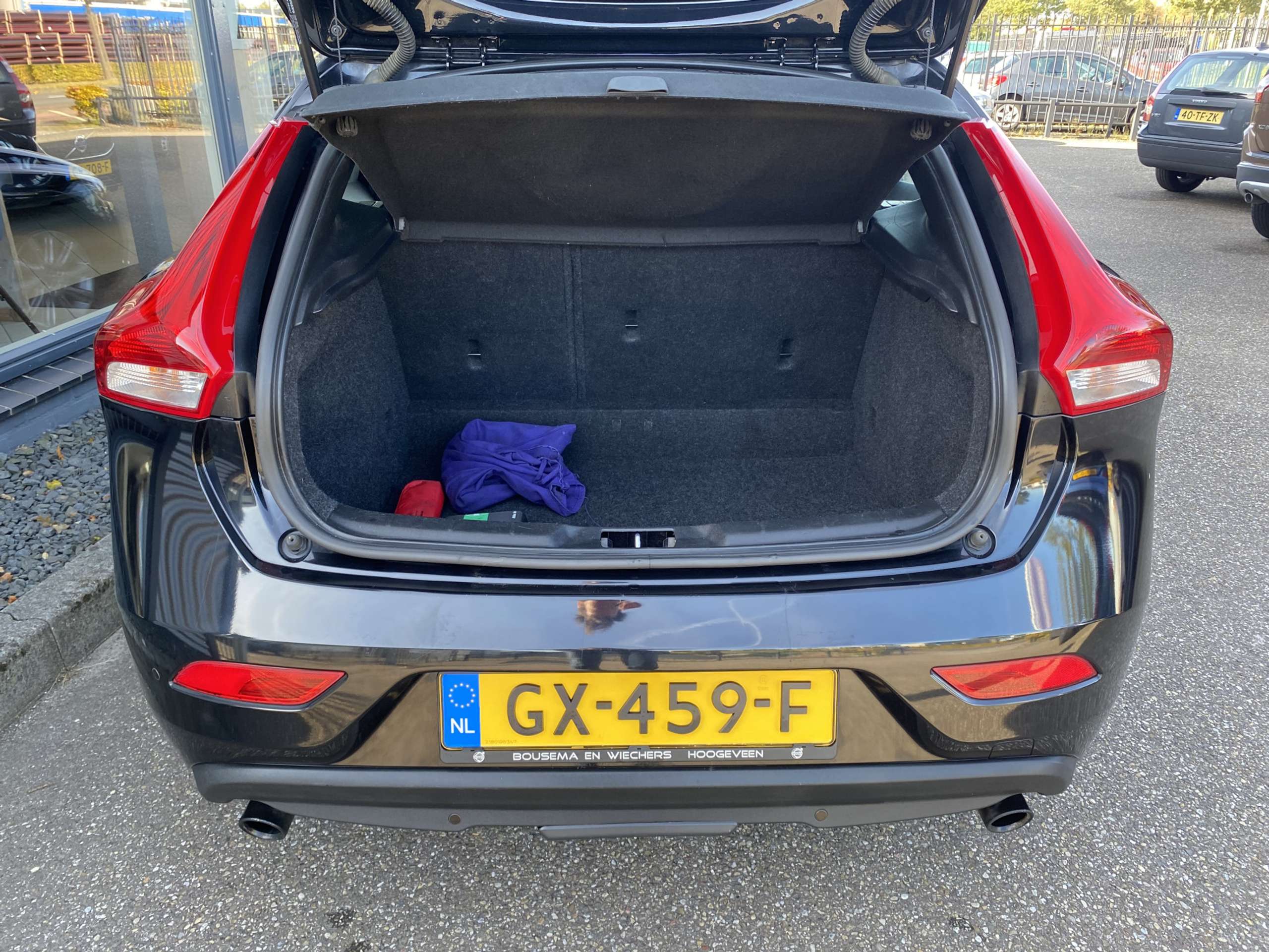 Volvo - V40