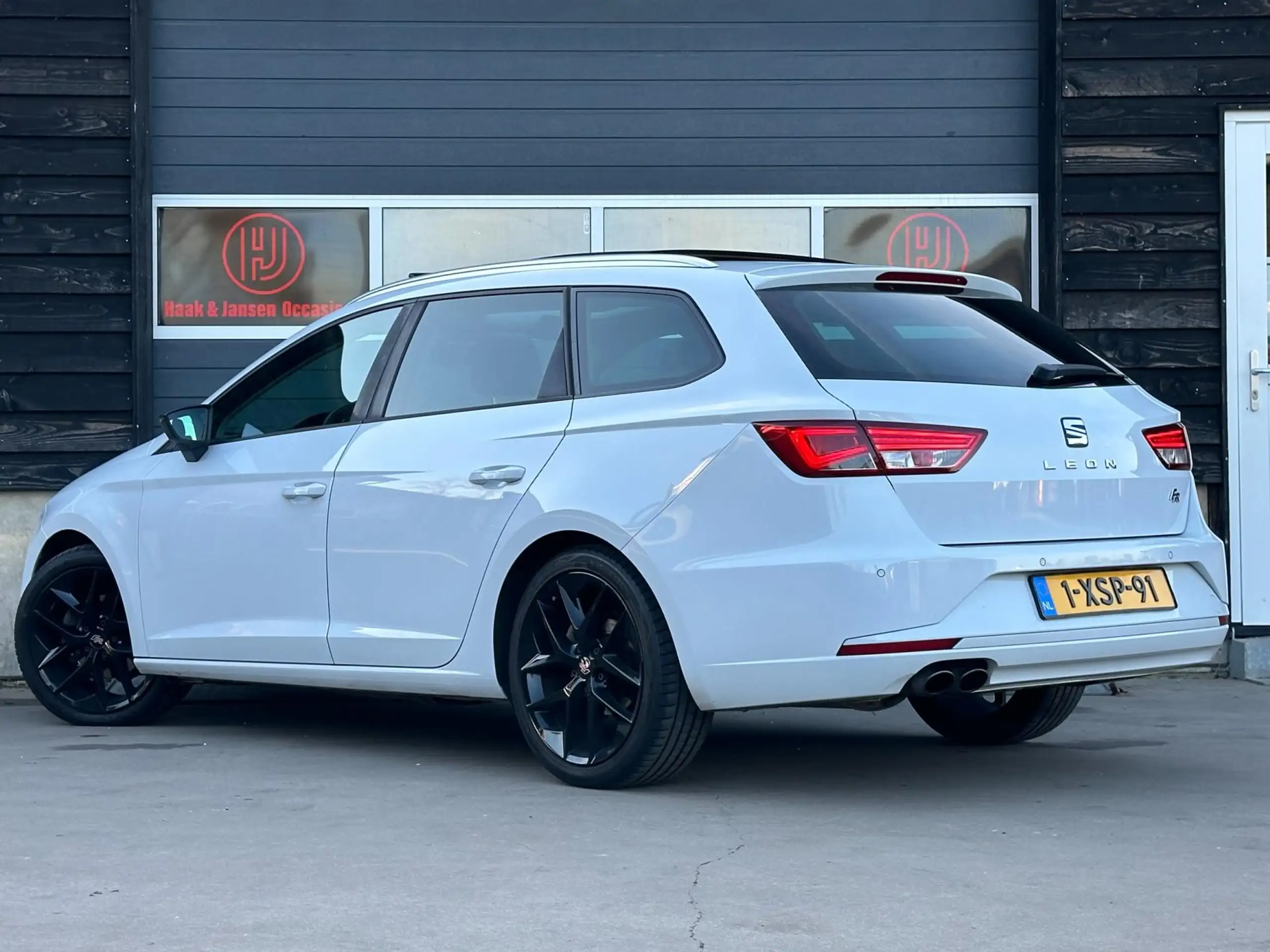 SEAT - Leon