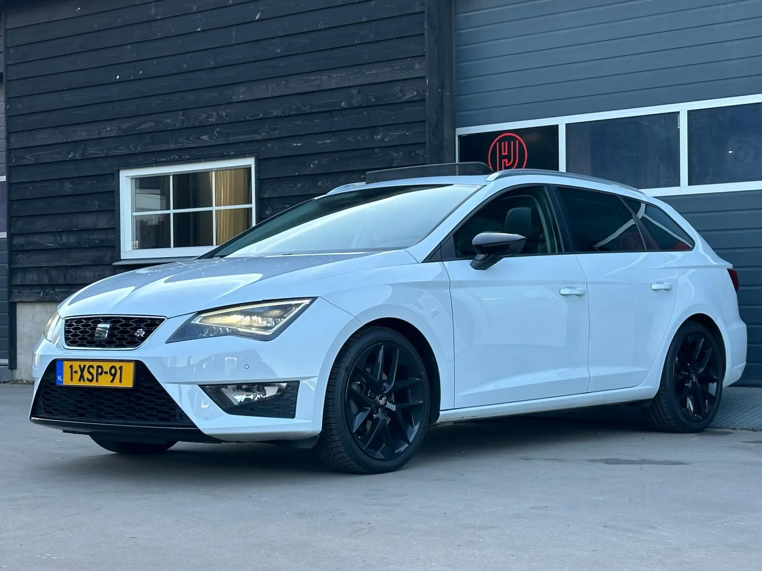 SEAT - Leon