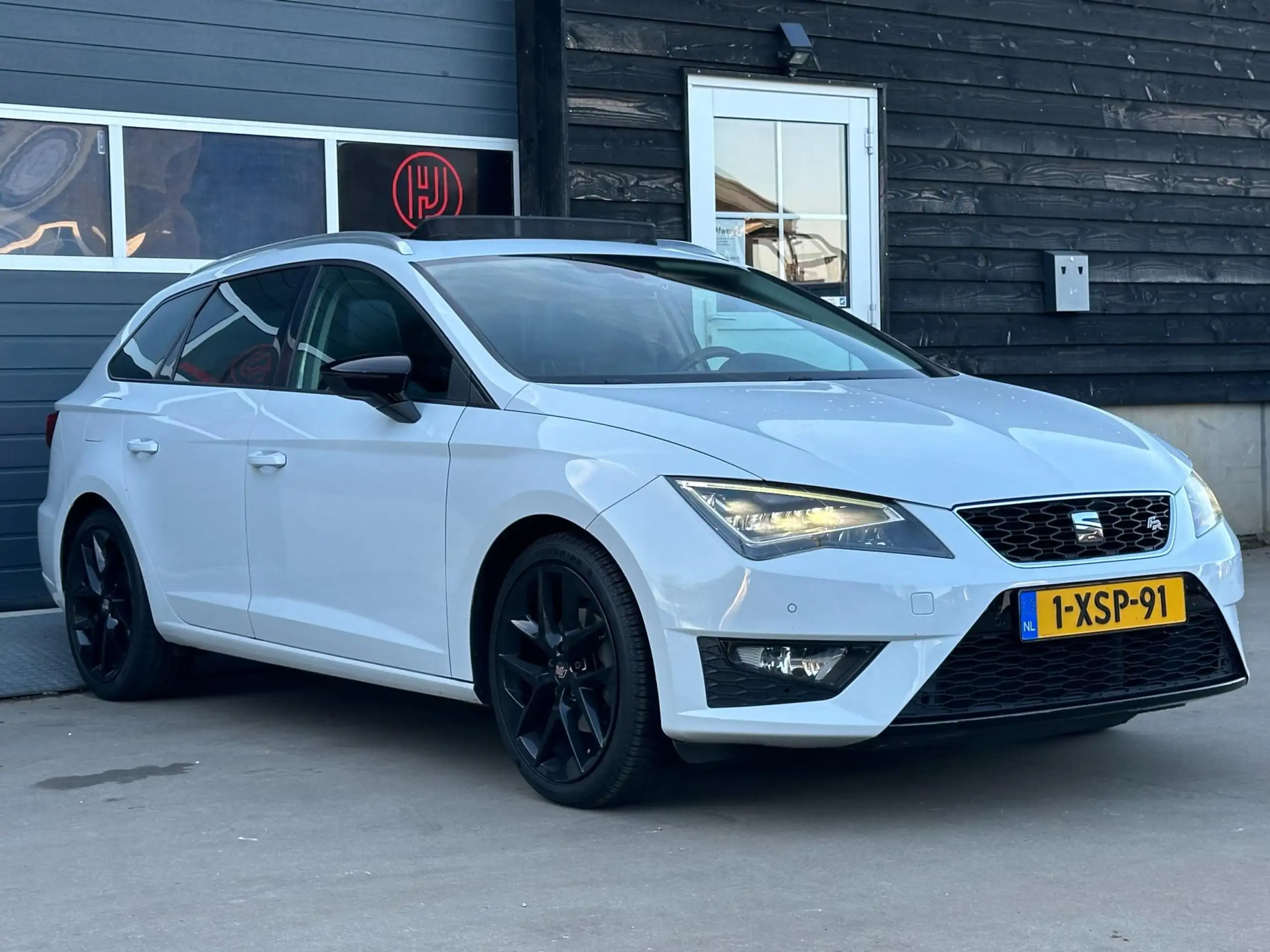 SEAT - Leon