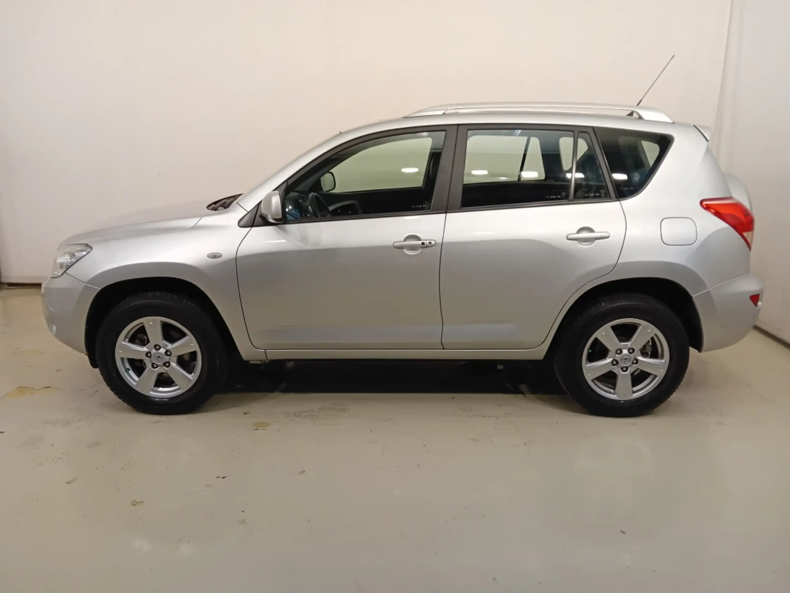 Toyota - RAV 4