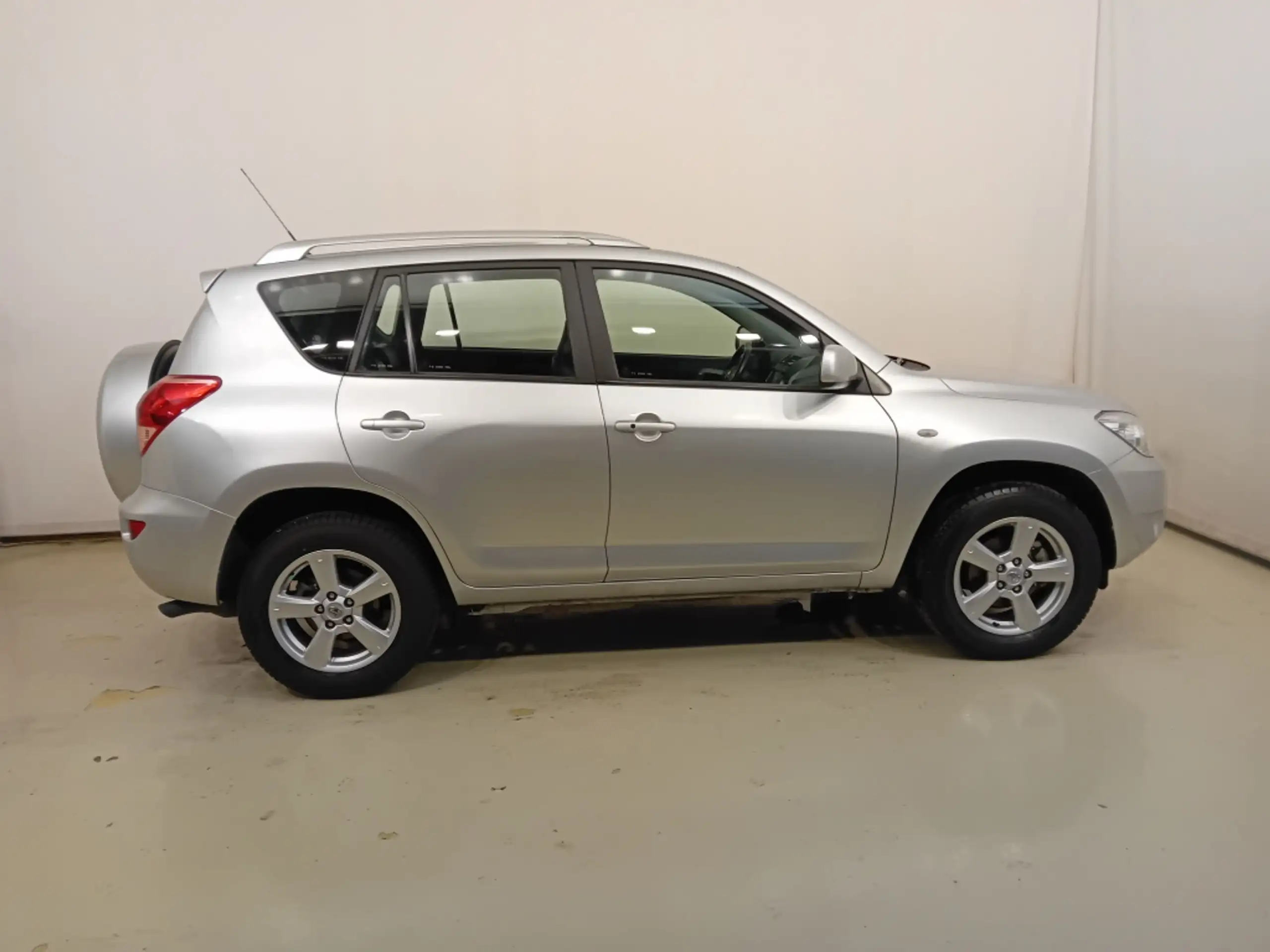 Toyota - RAV 4