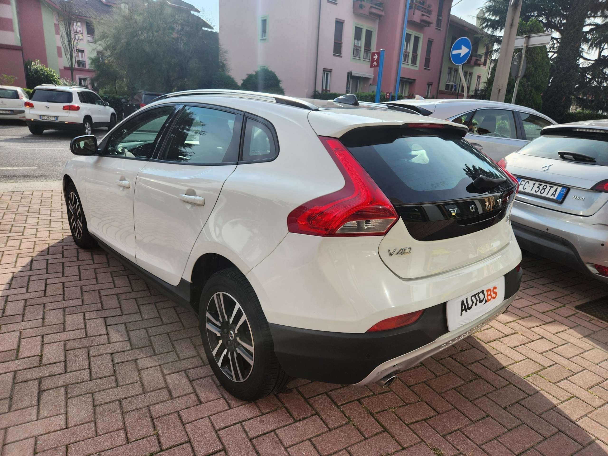 Volvo - V40 Cross Country