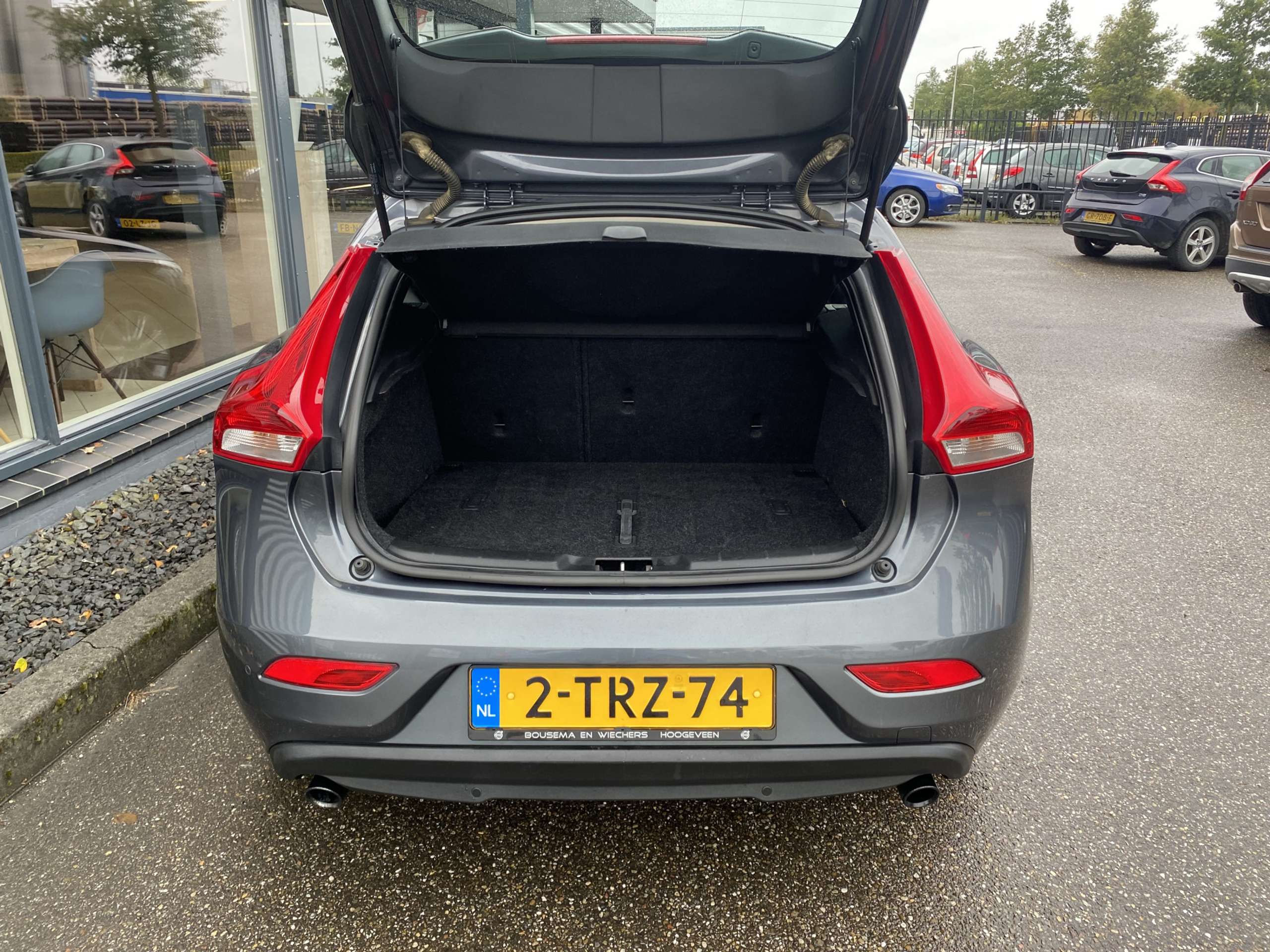 Volvo - V40