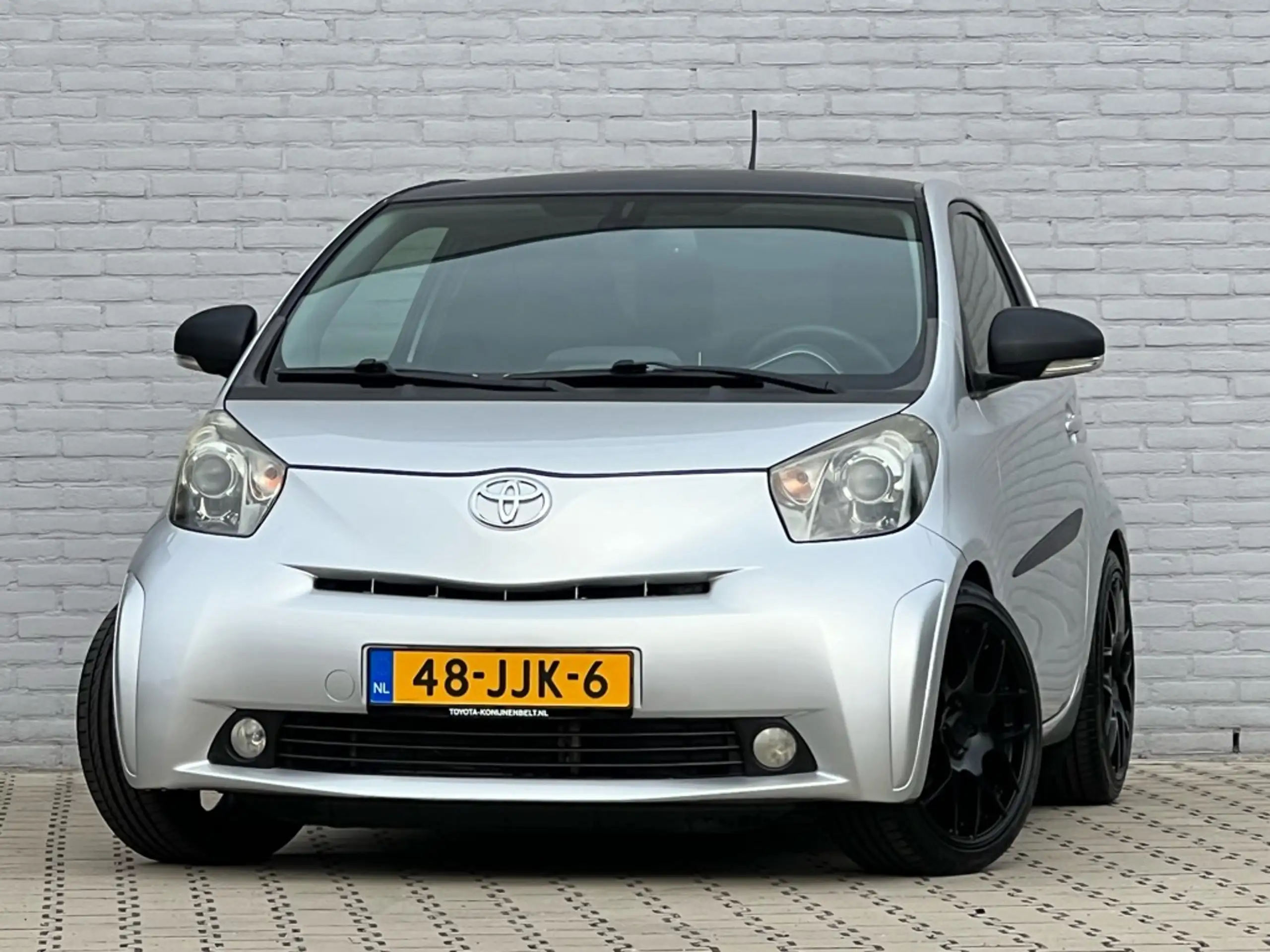 Toyota - iQ