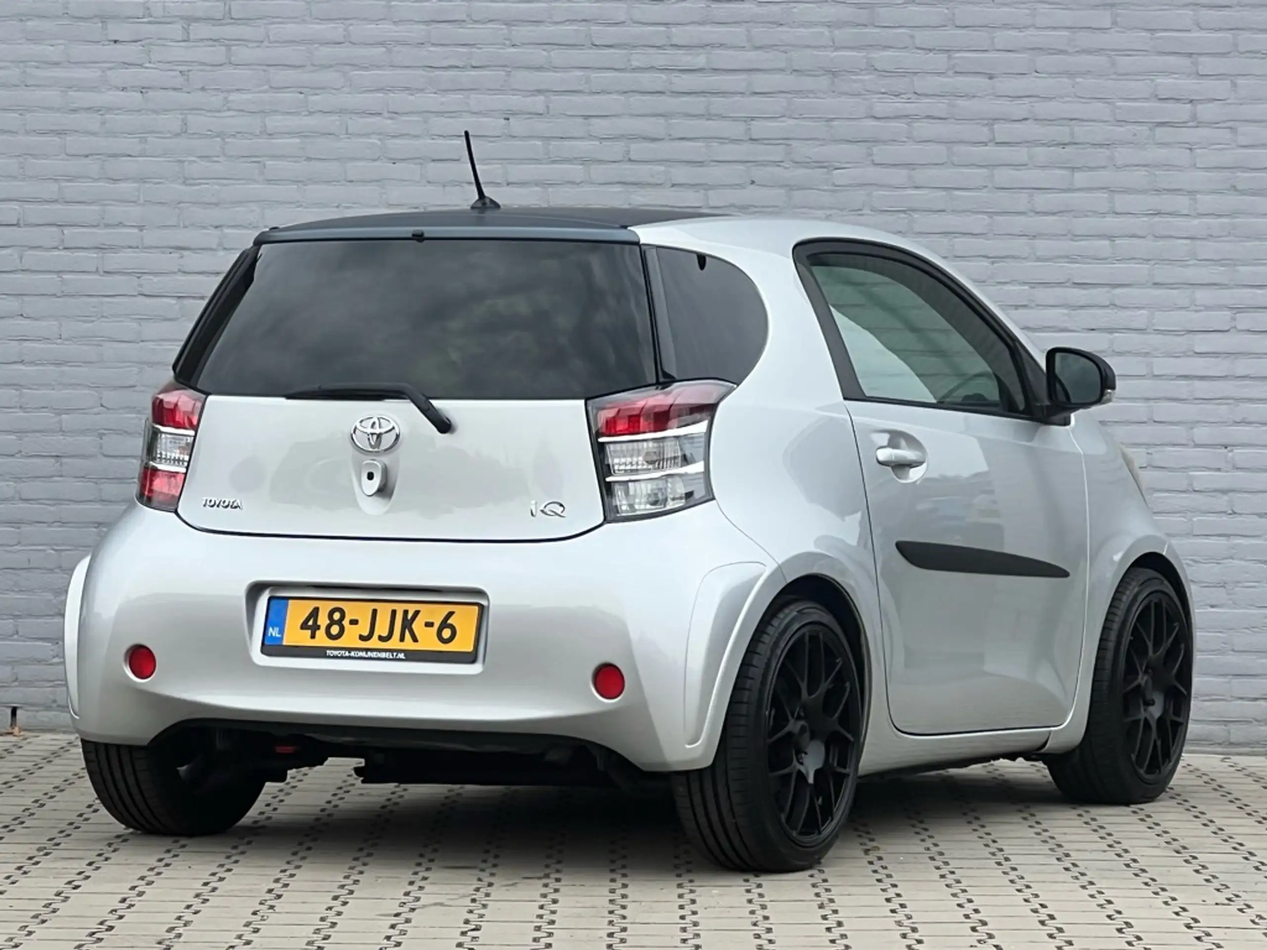 Toyota - iQ