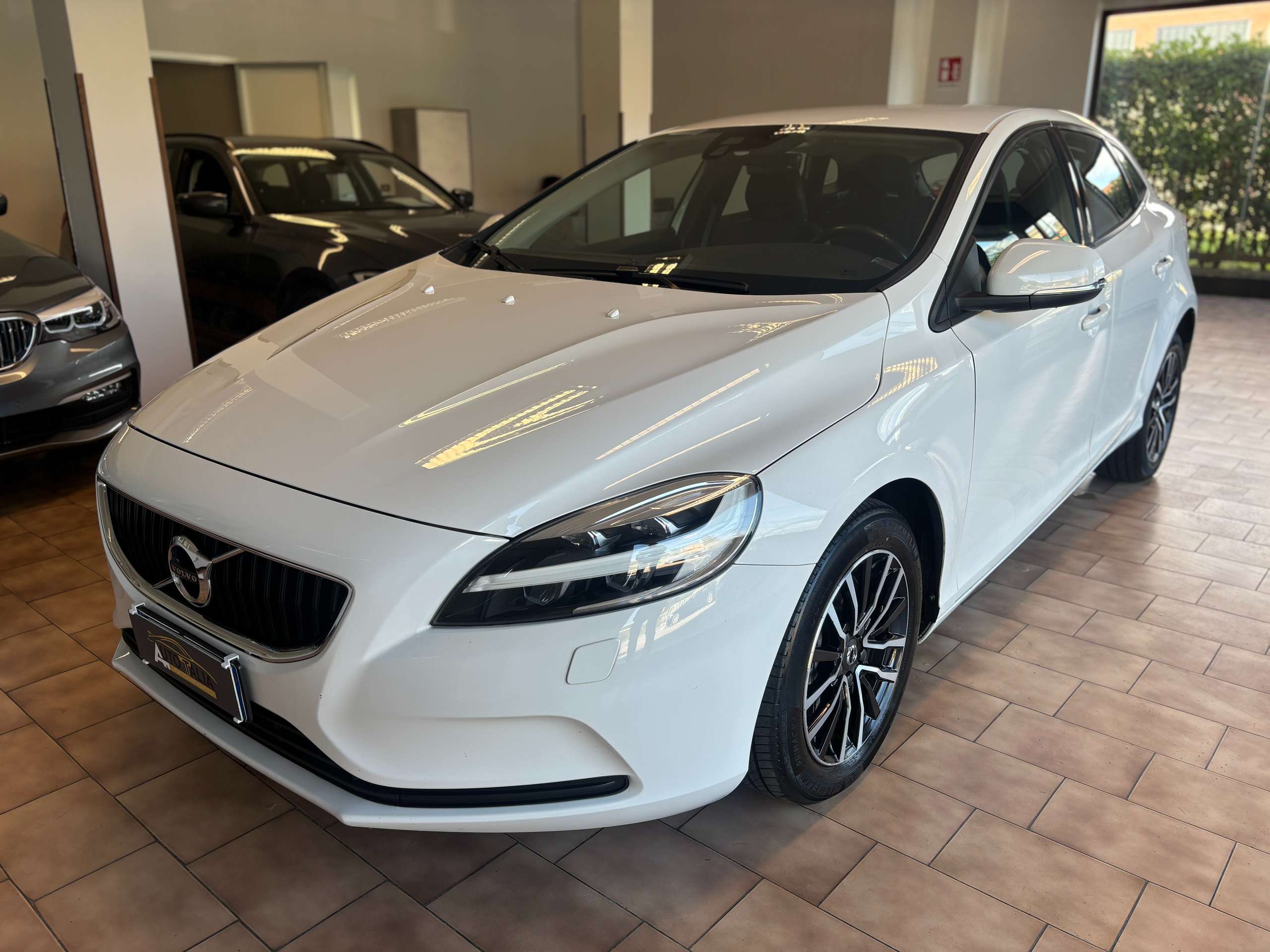 Volvo - V40