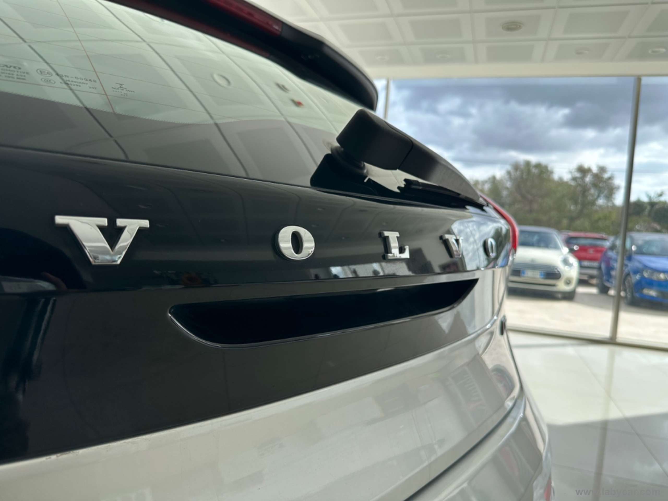 Volvo - V40