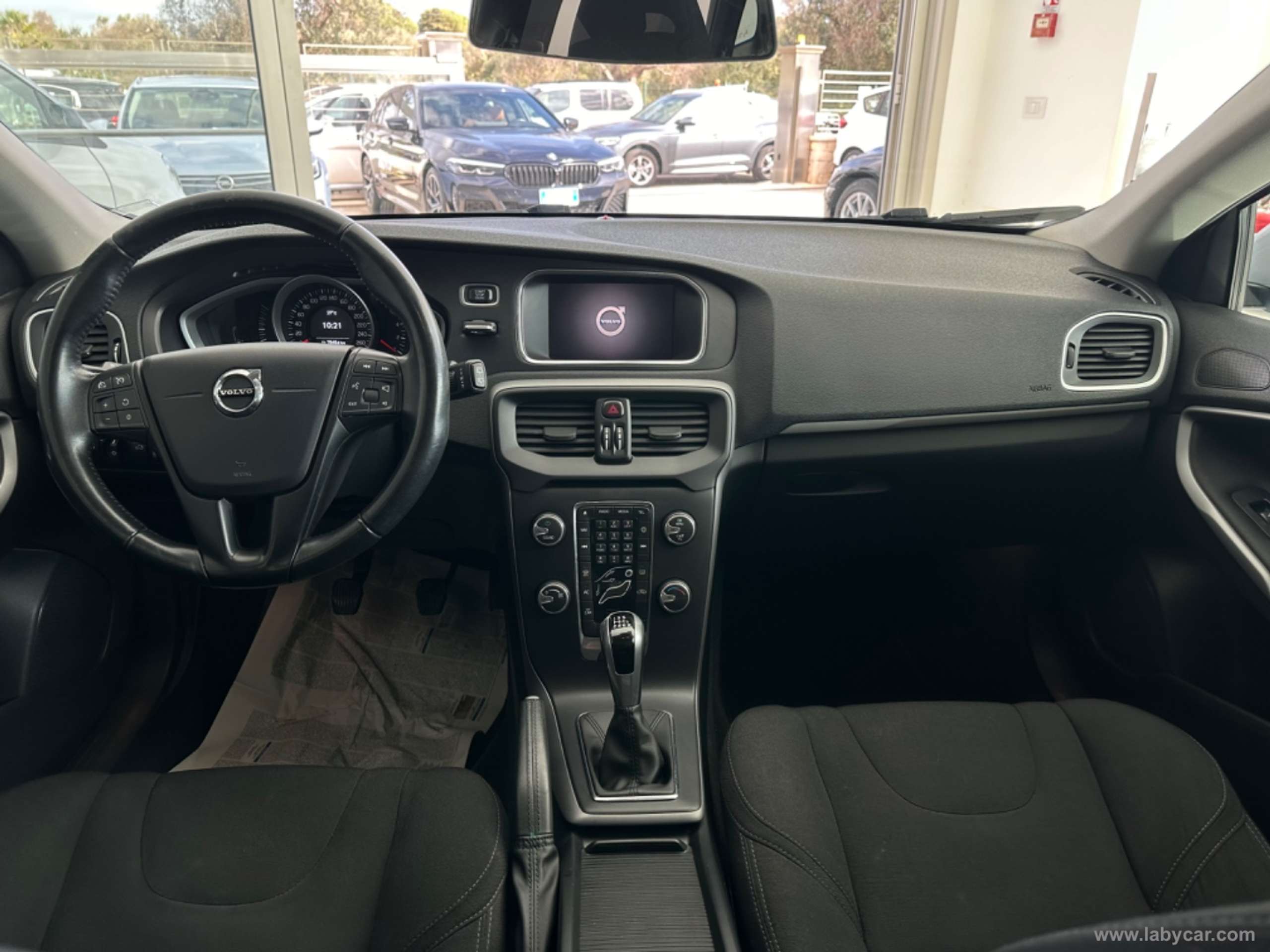 Volvo - V40