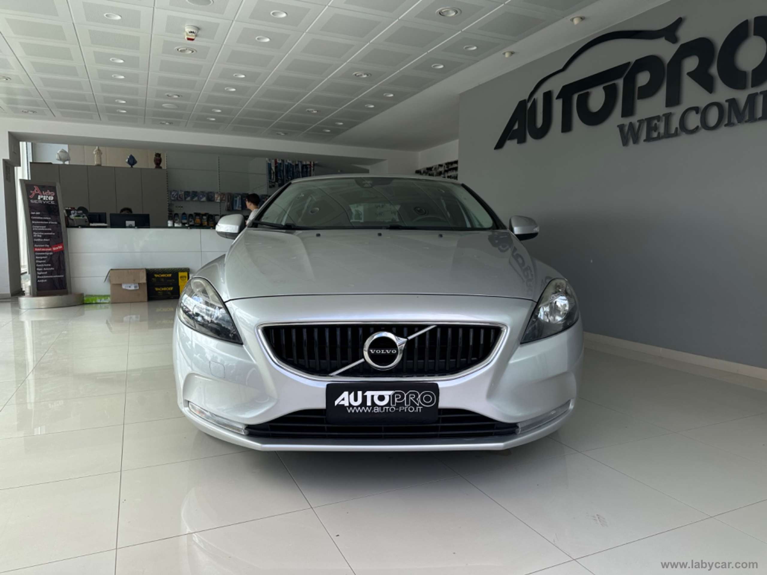 Volvo - V40