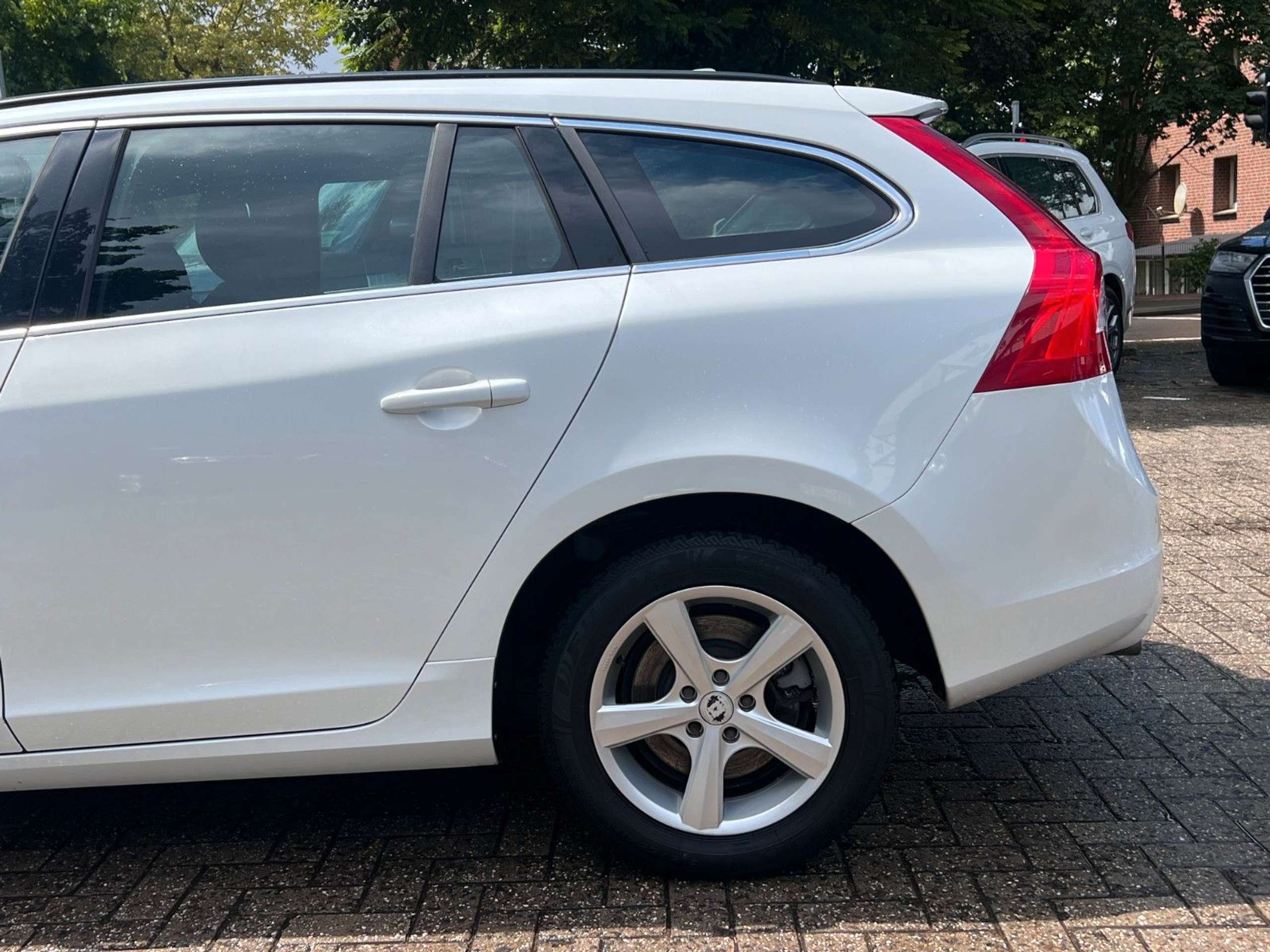 Volvo - V60