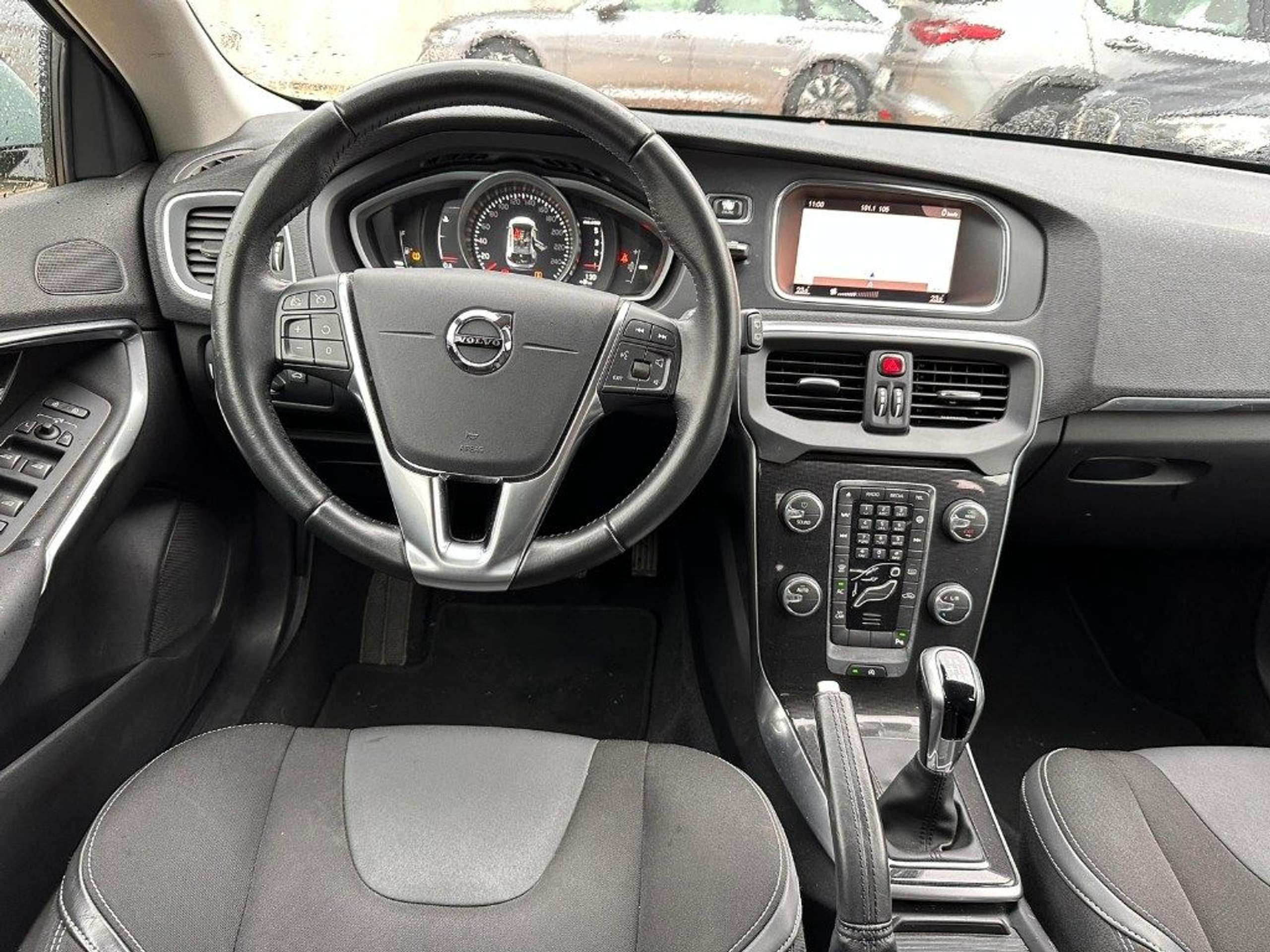 Volvo - V40