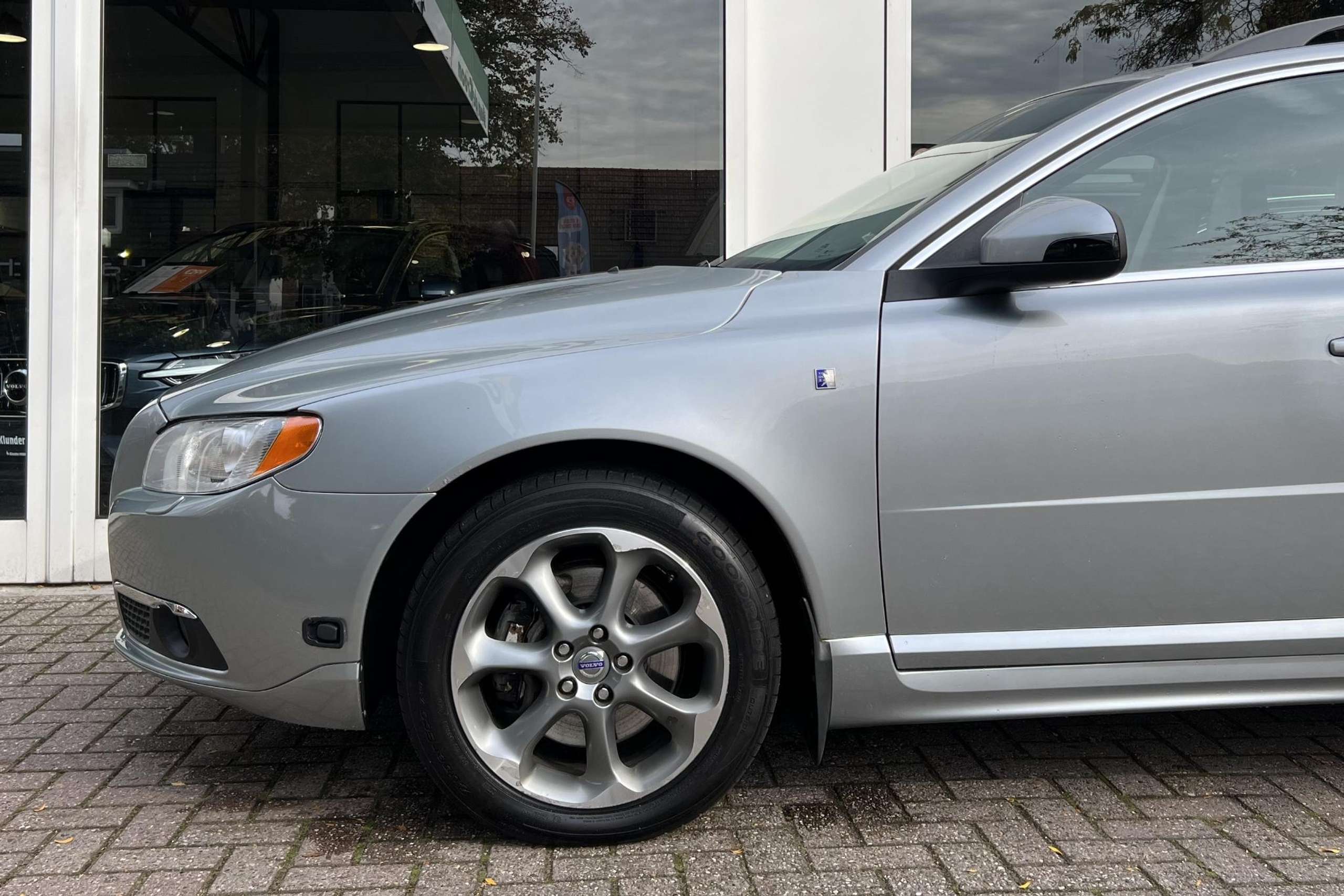 Volvo - V70