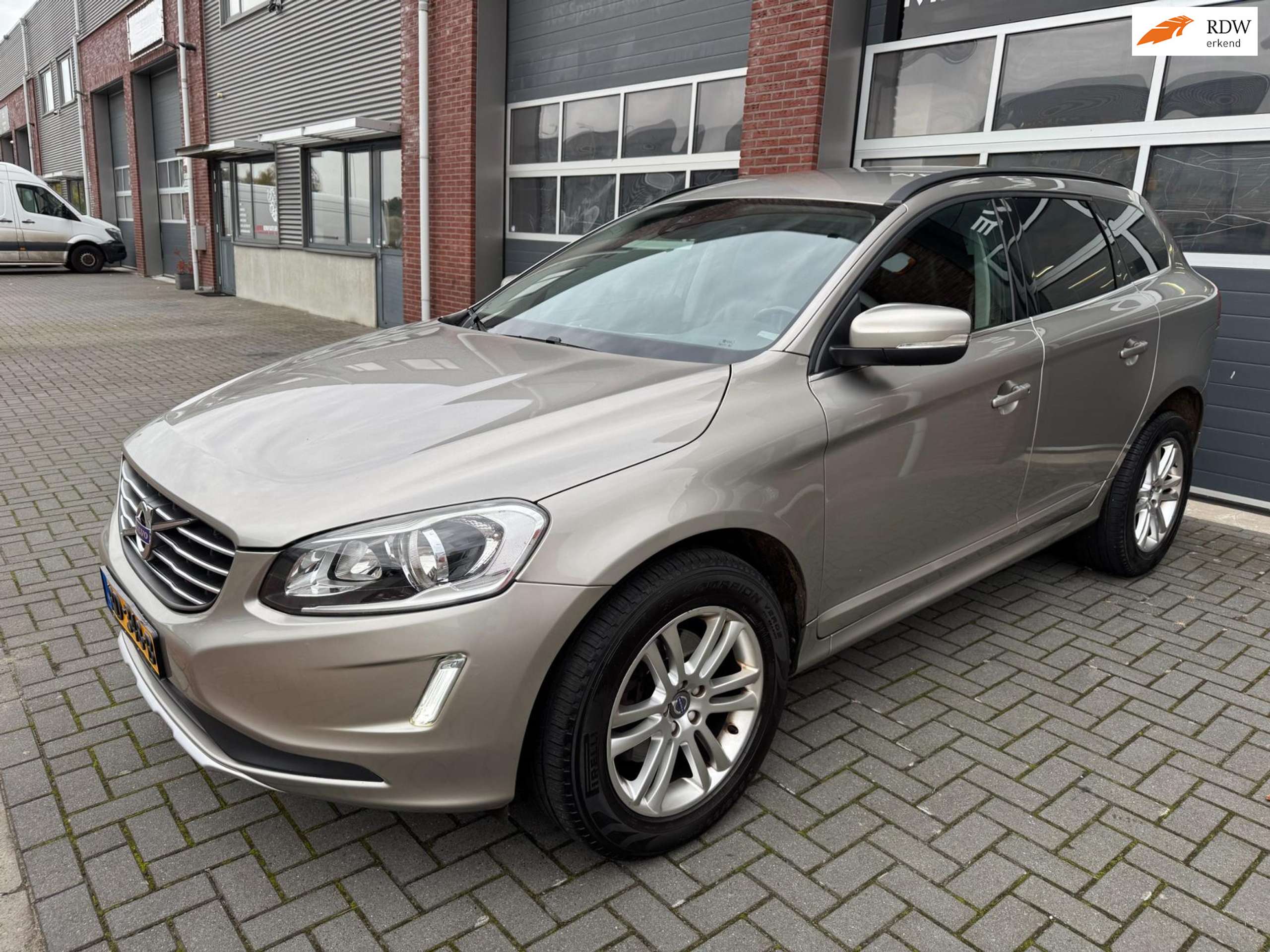 Volvo - XC60