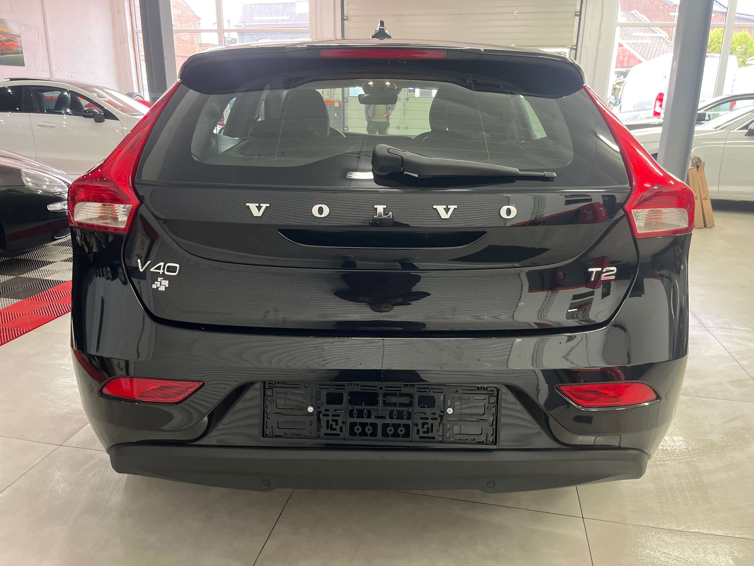 Volvo - V40