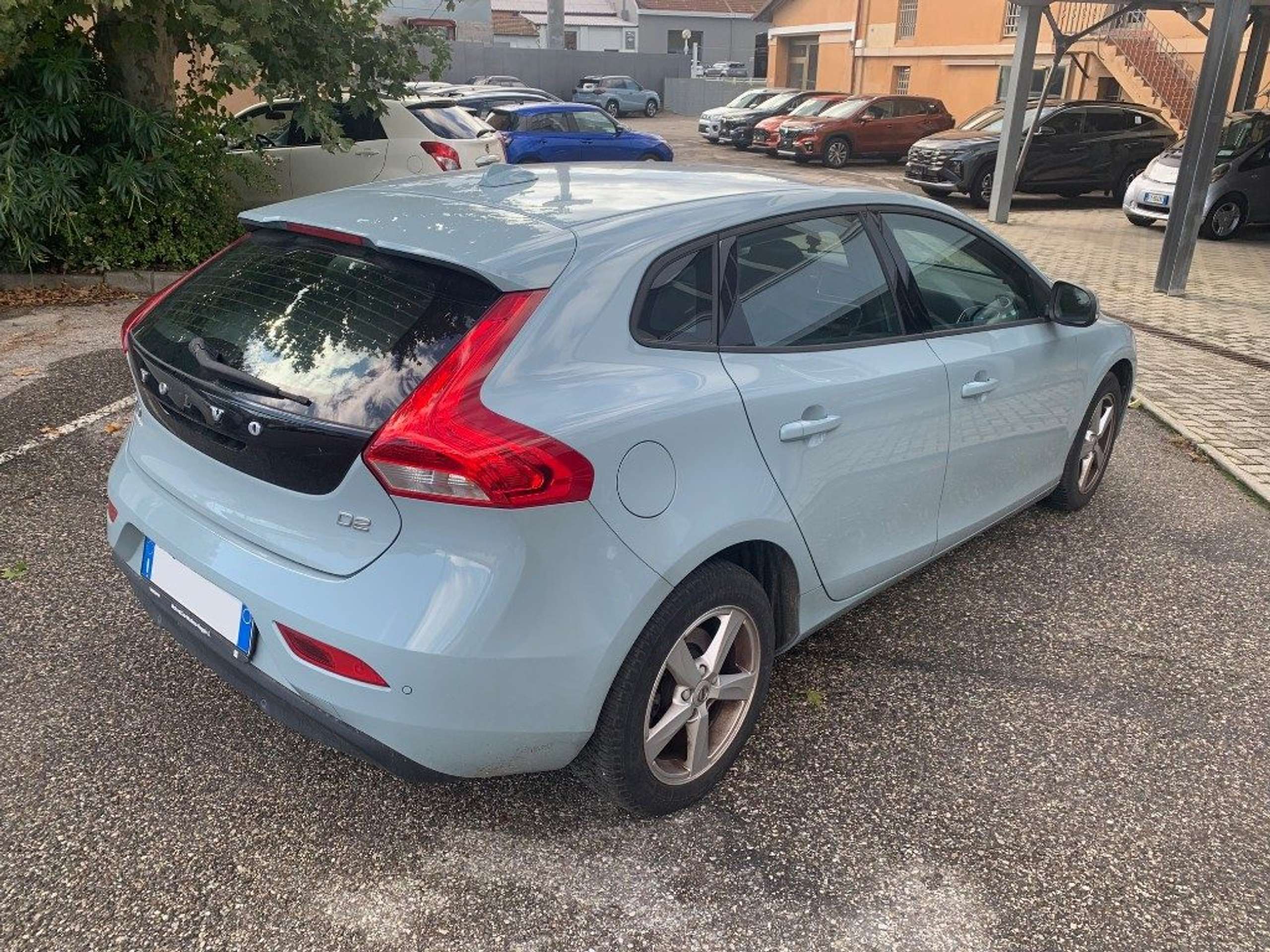 Volvo - V40