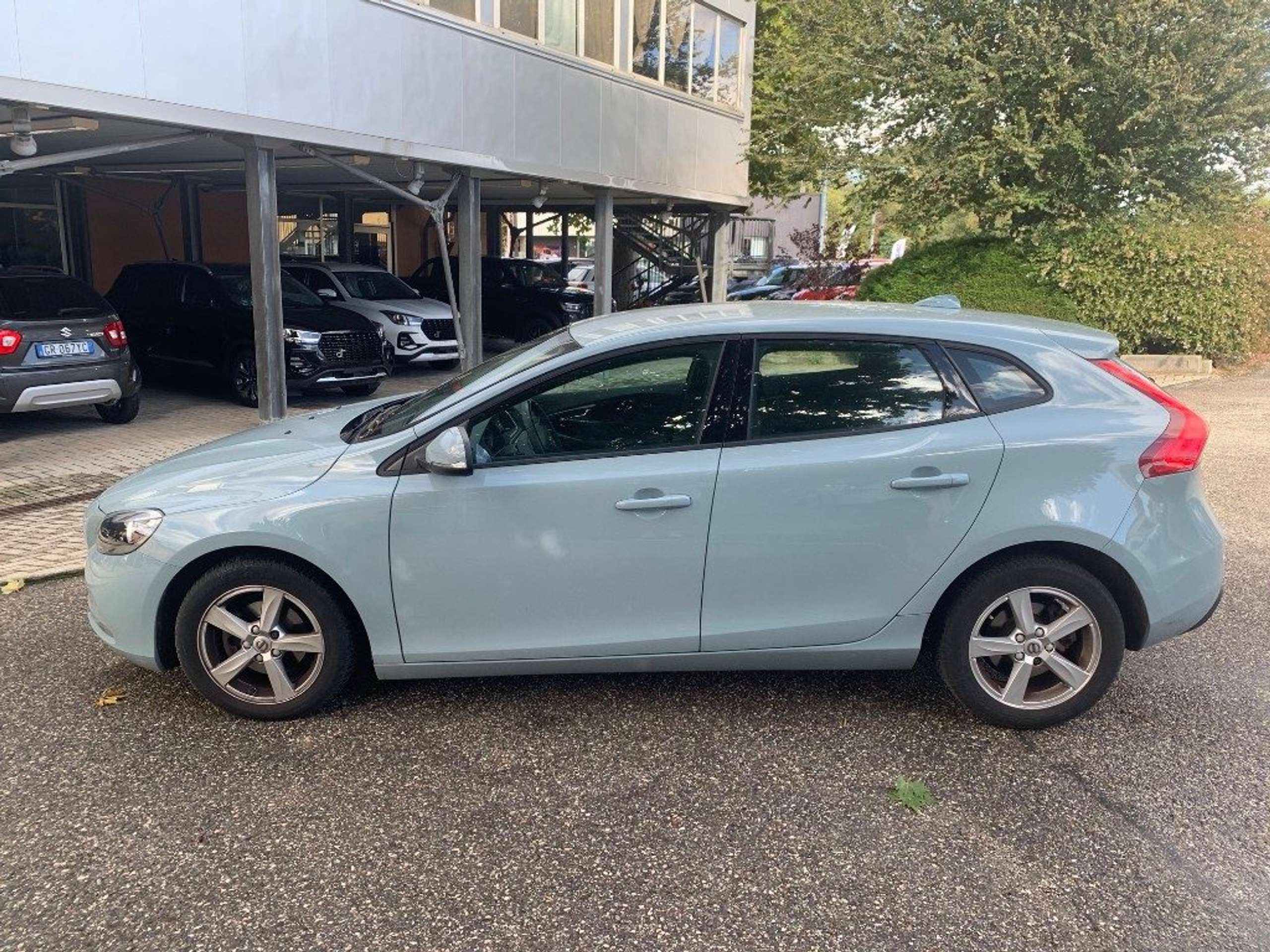 Volvo - V40