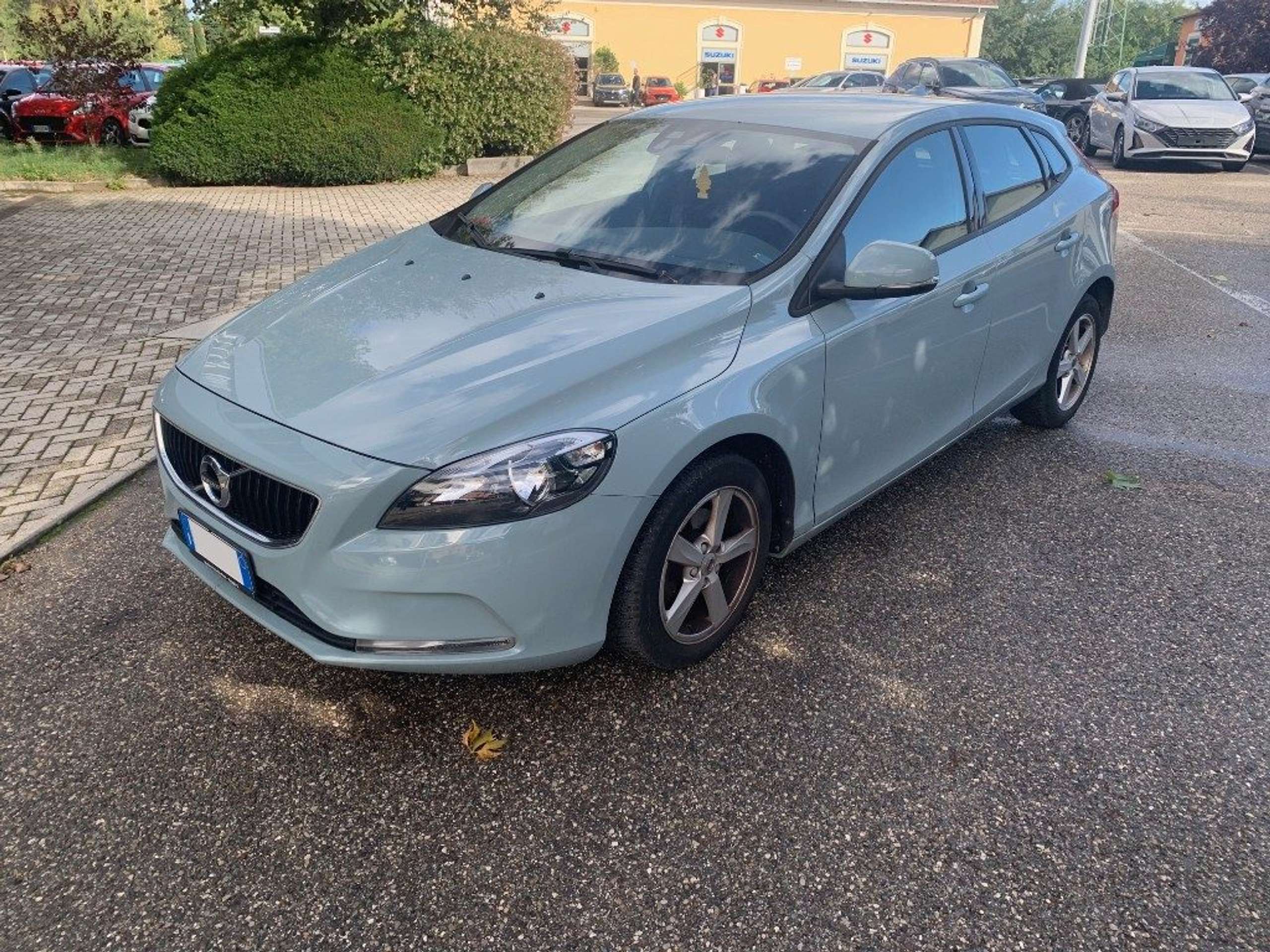 Volvo - V40