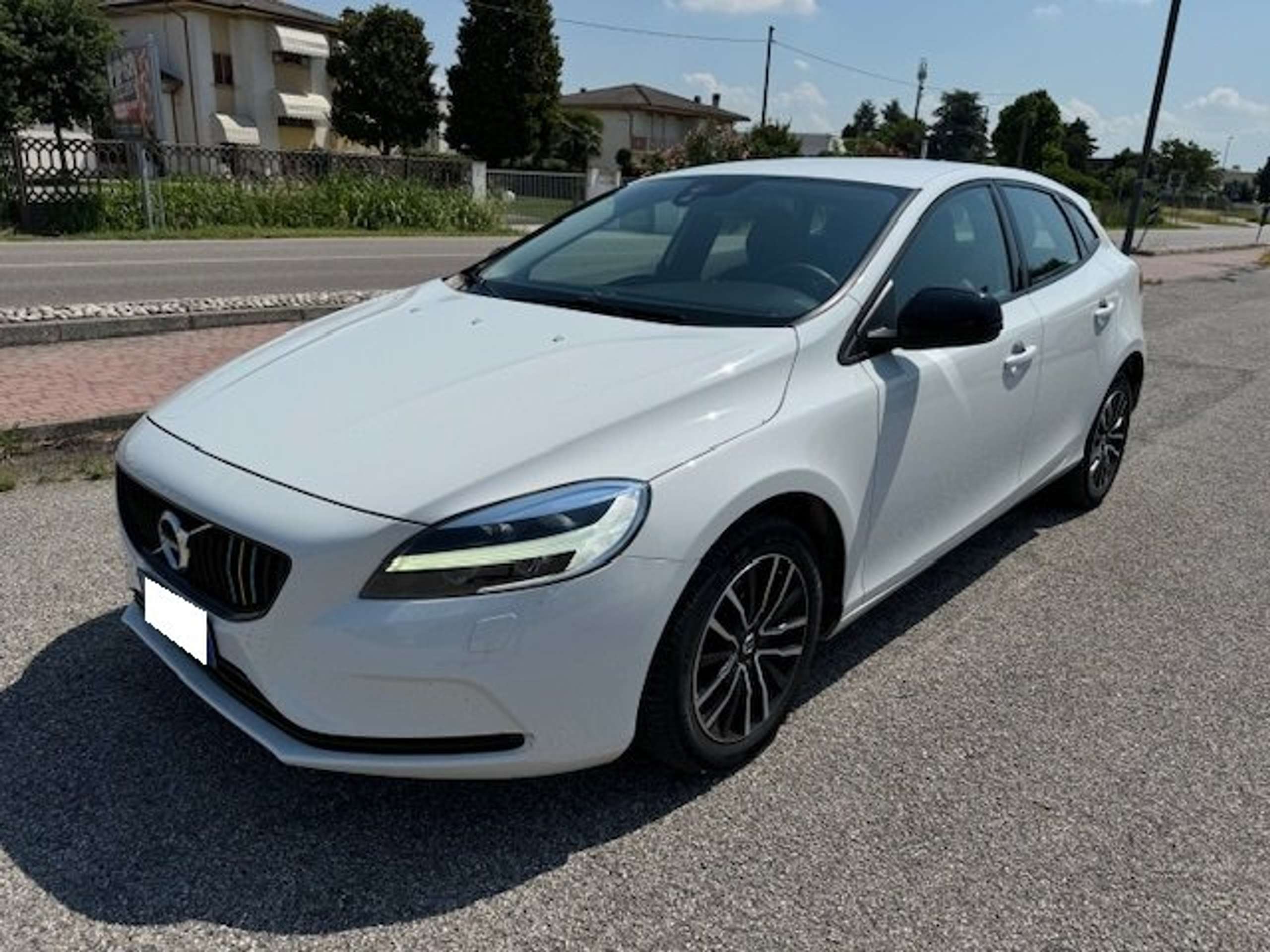 Volvo - V40