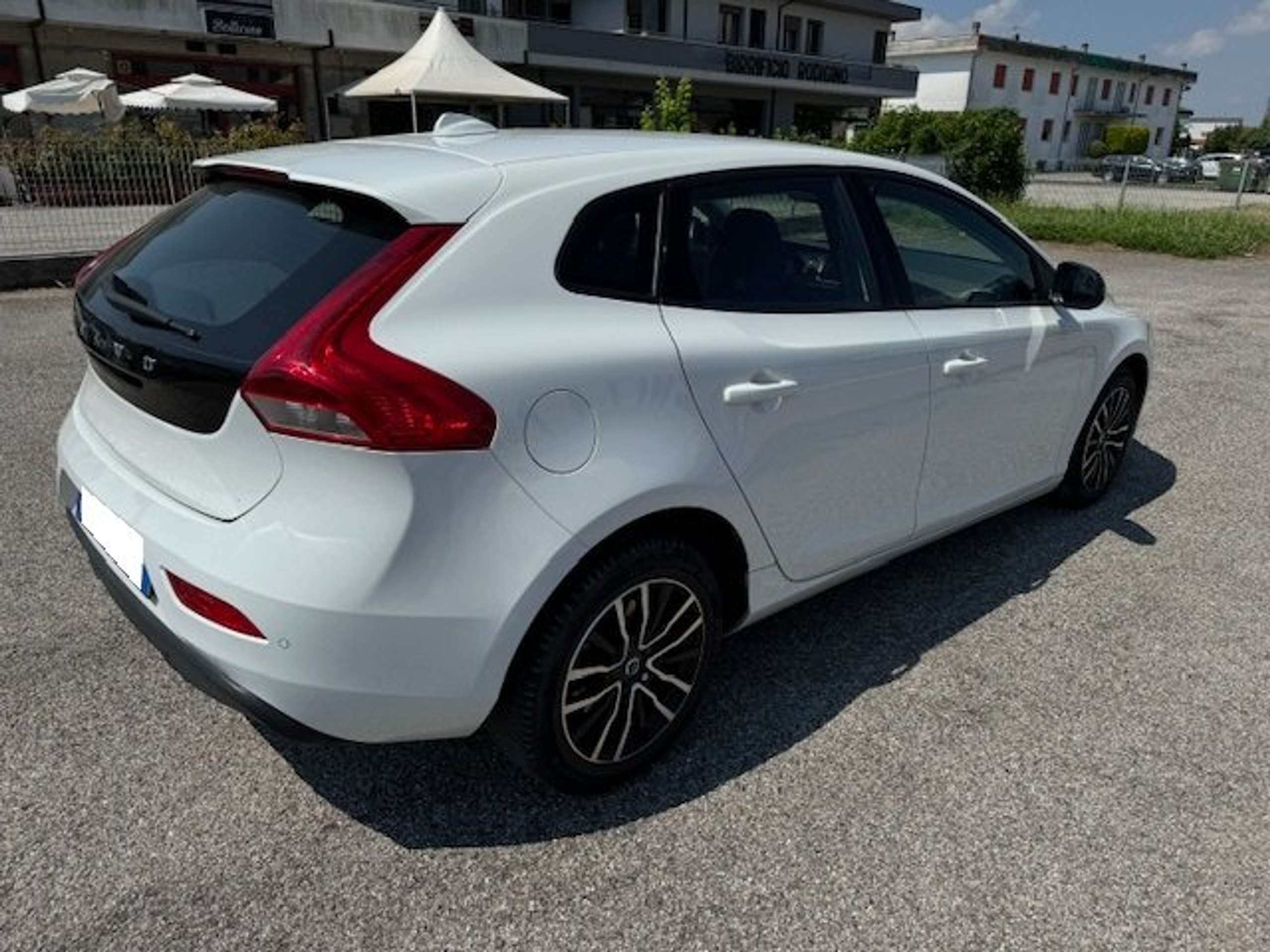 Volvo - V40