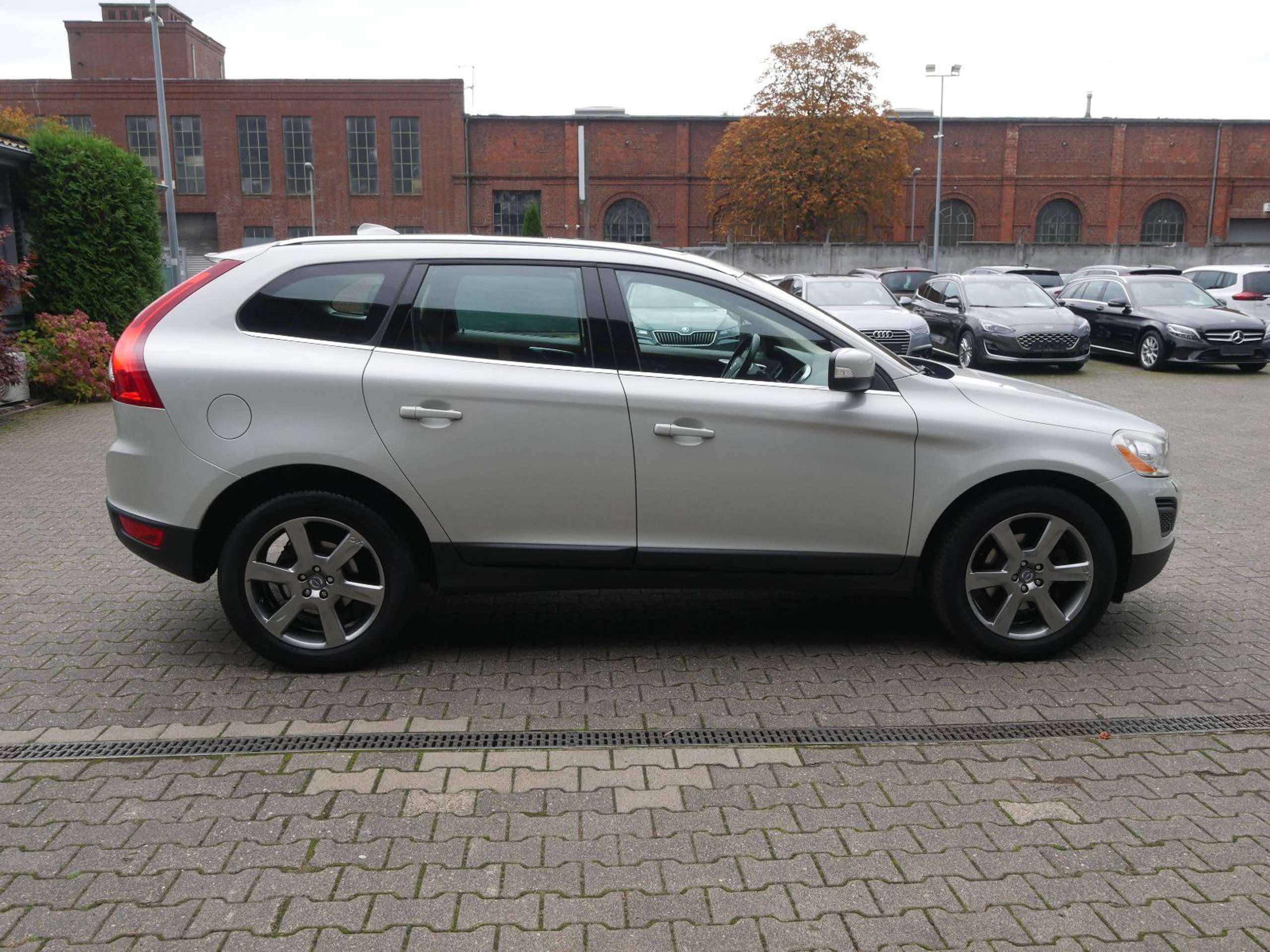 Volvo - XC60