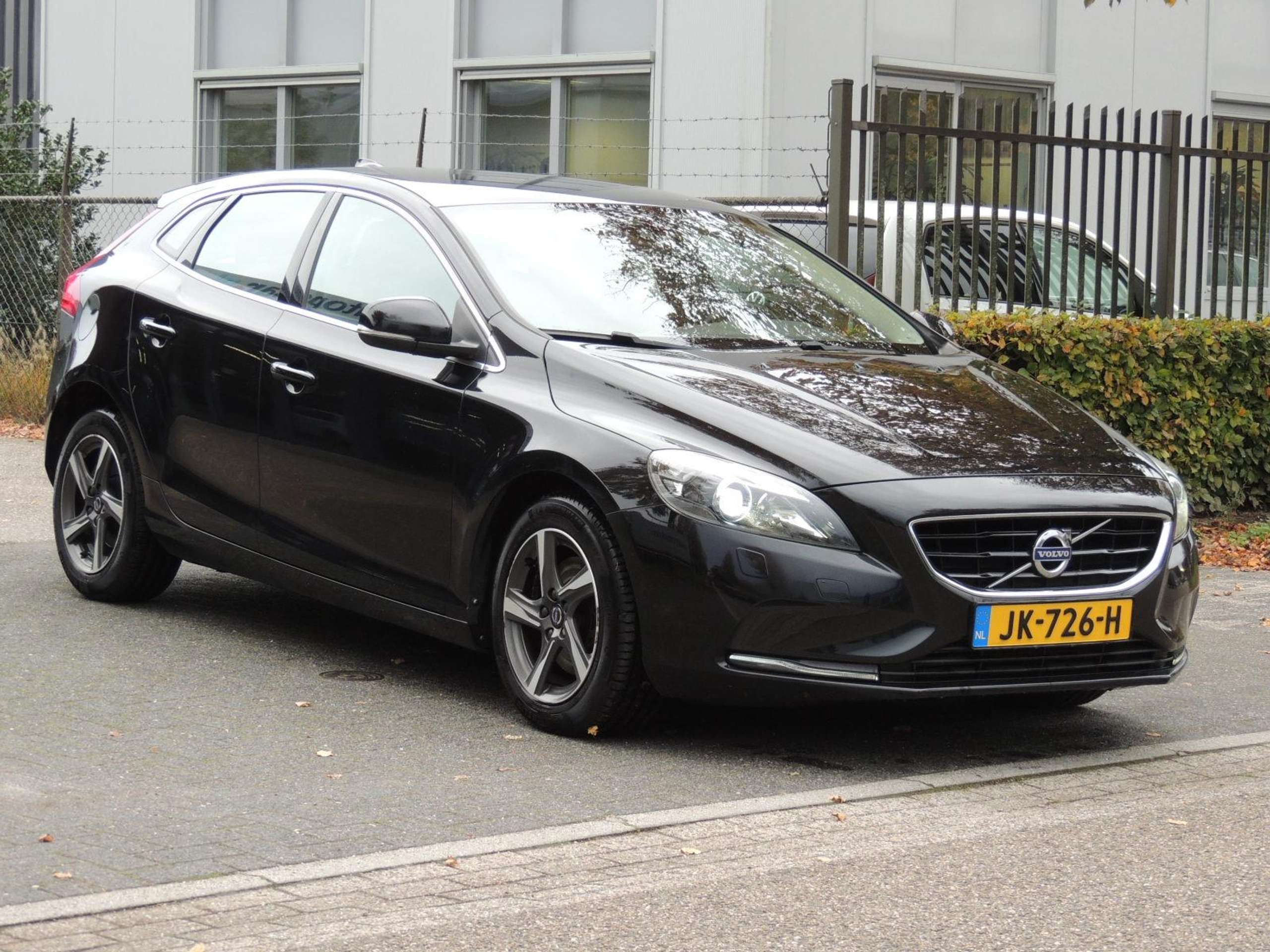 Volvo - V40