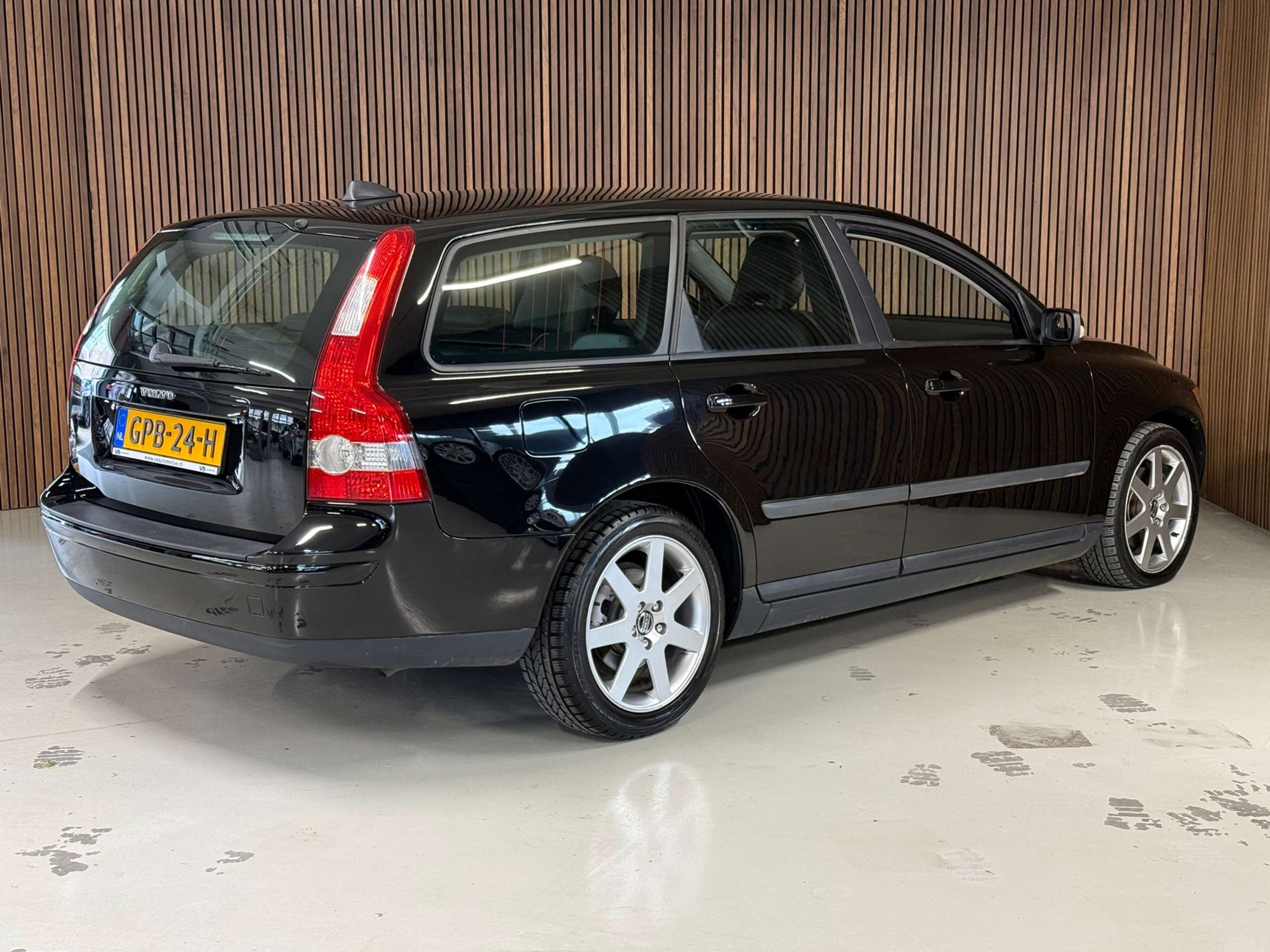 Volvo - V50