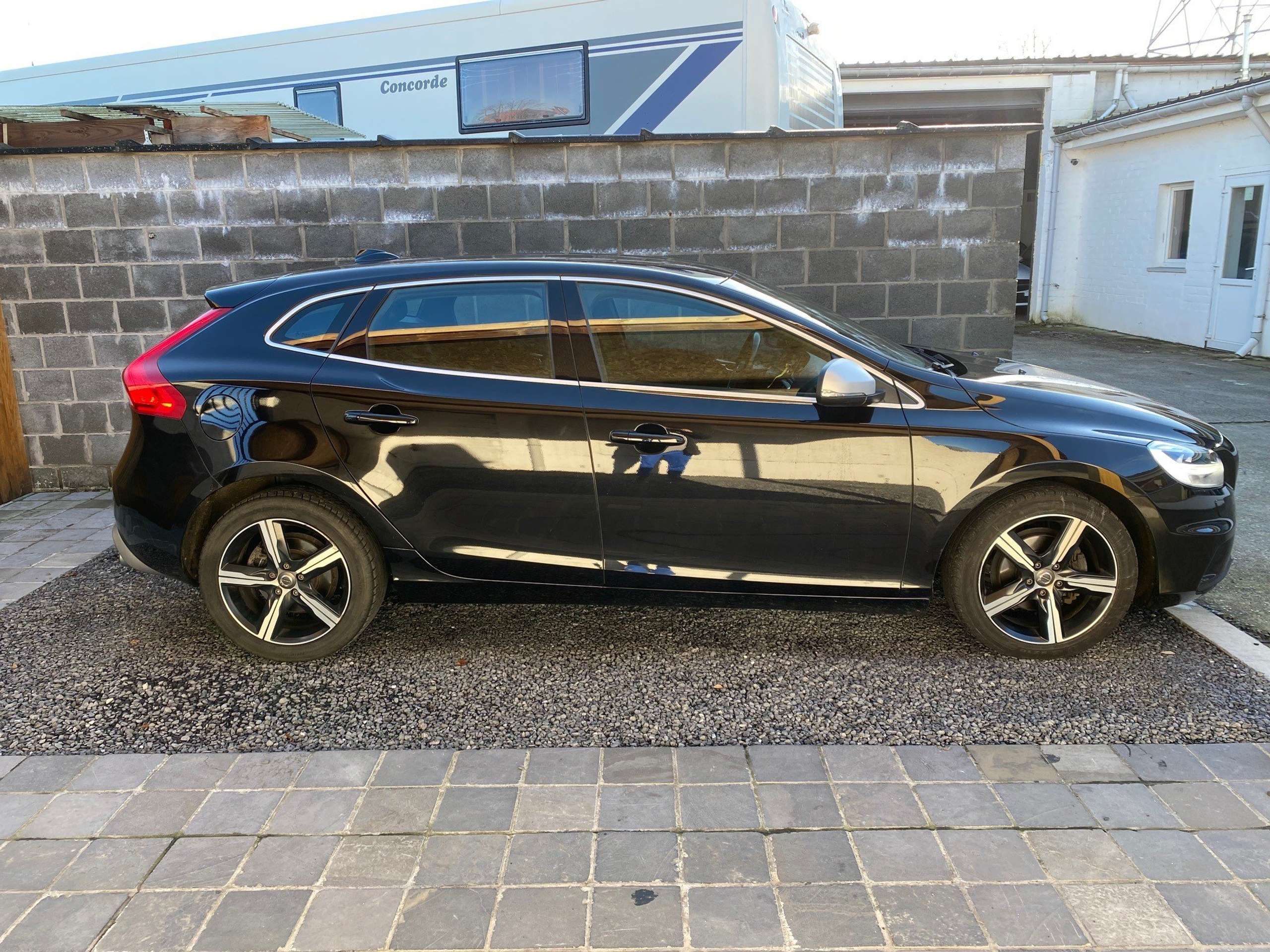 Volvo - V40