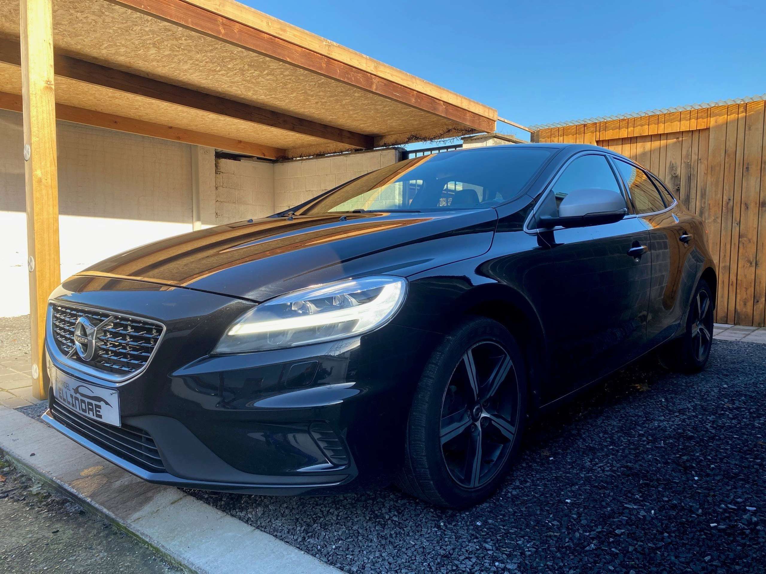 Volvo - V40