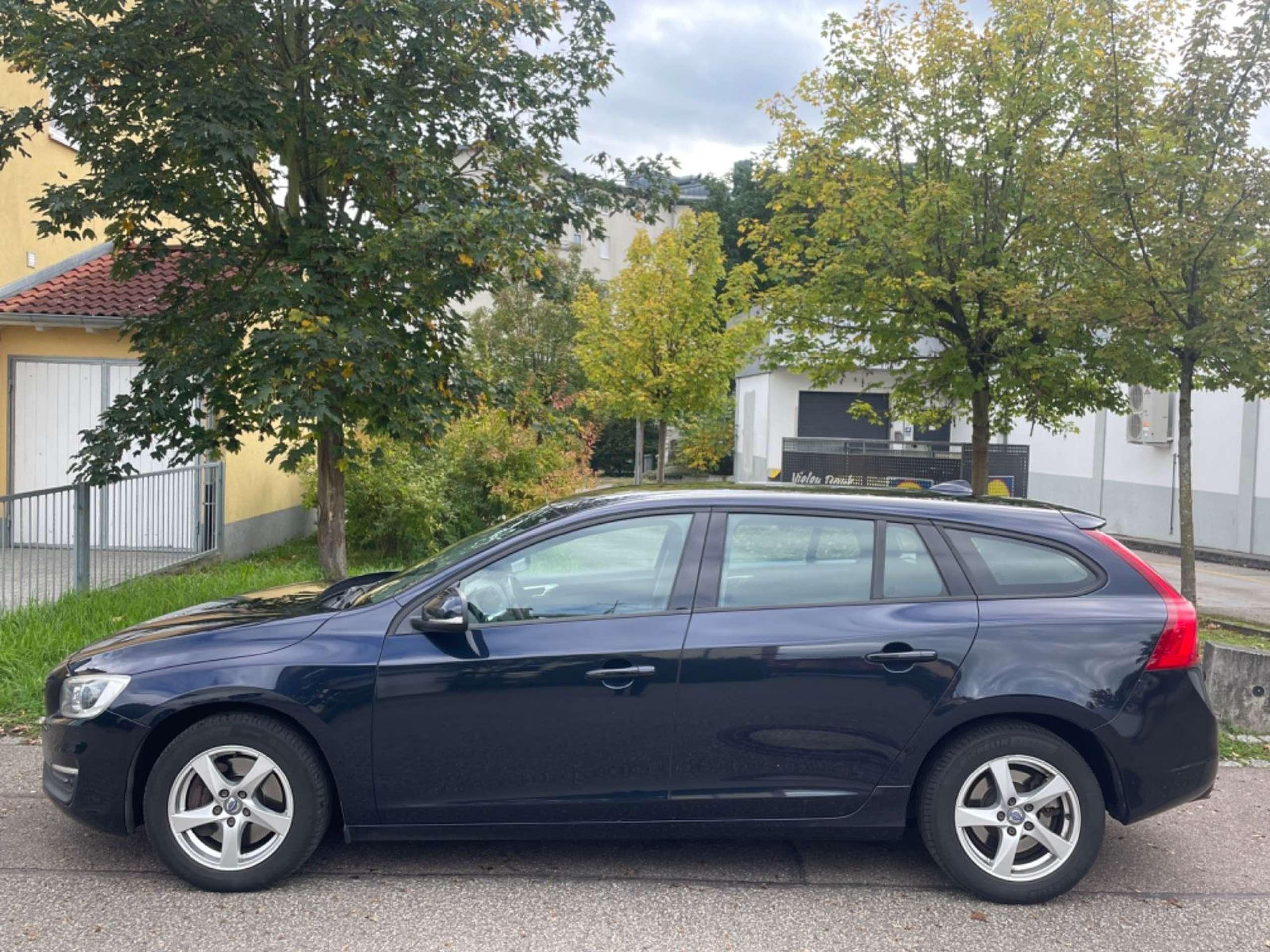 Volvo - V60