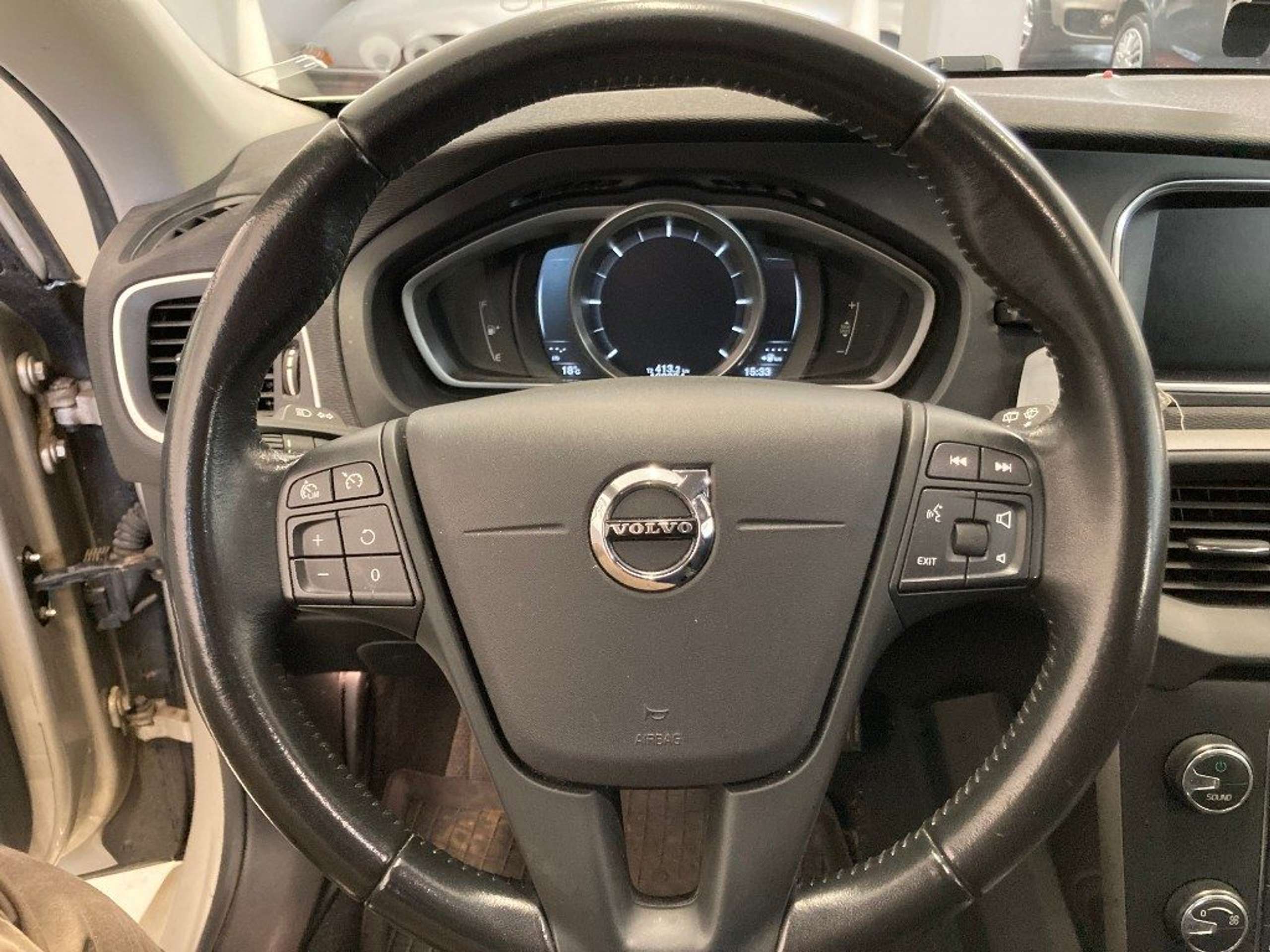 Volvo - V40