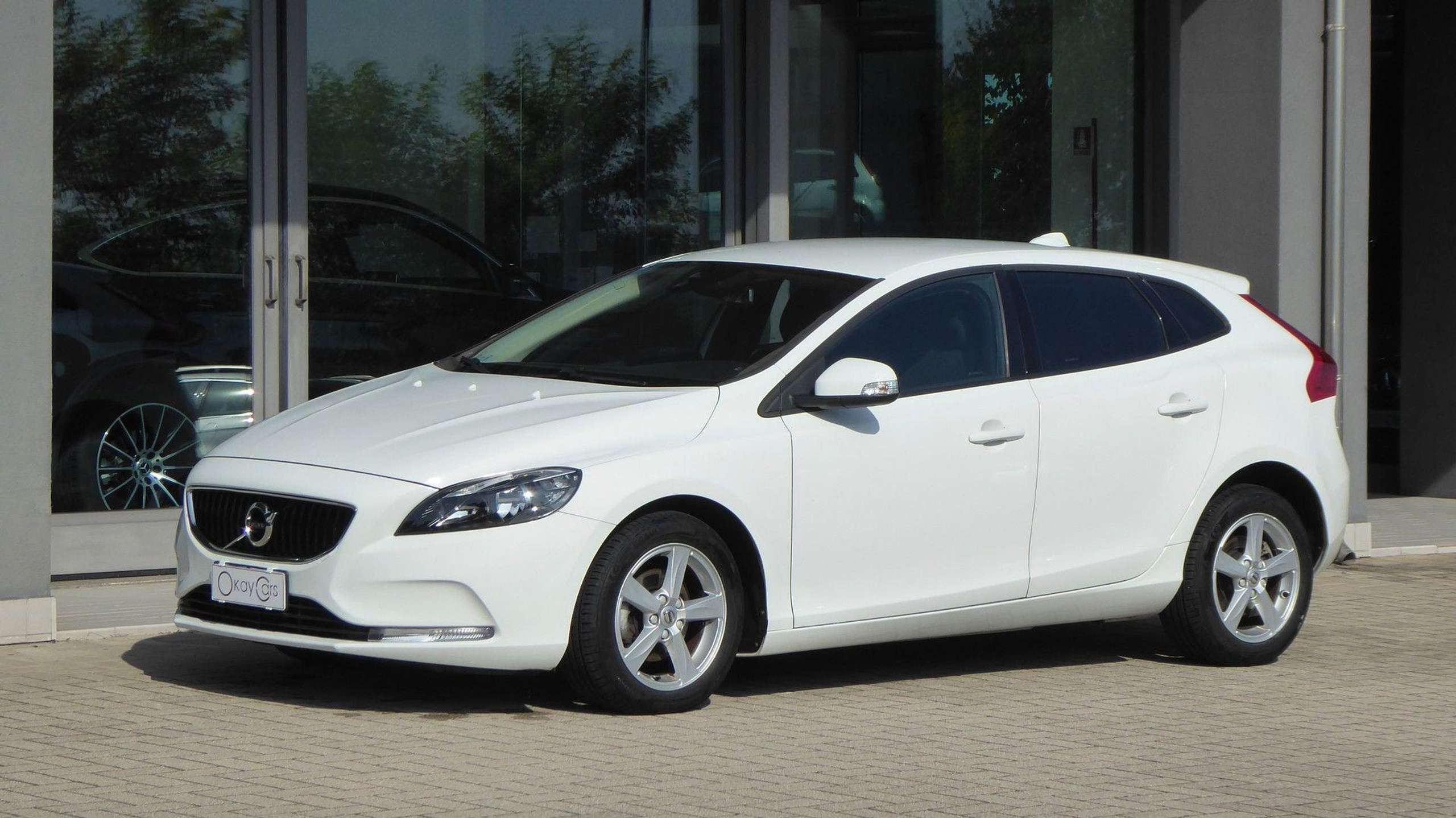 Volvo - V40