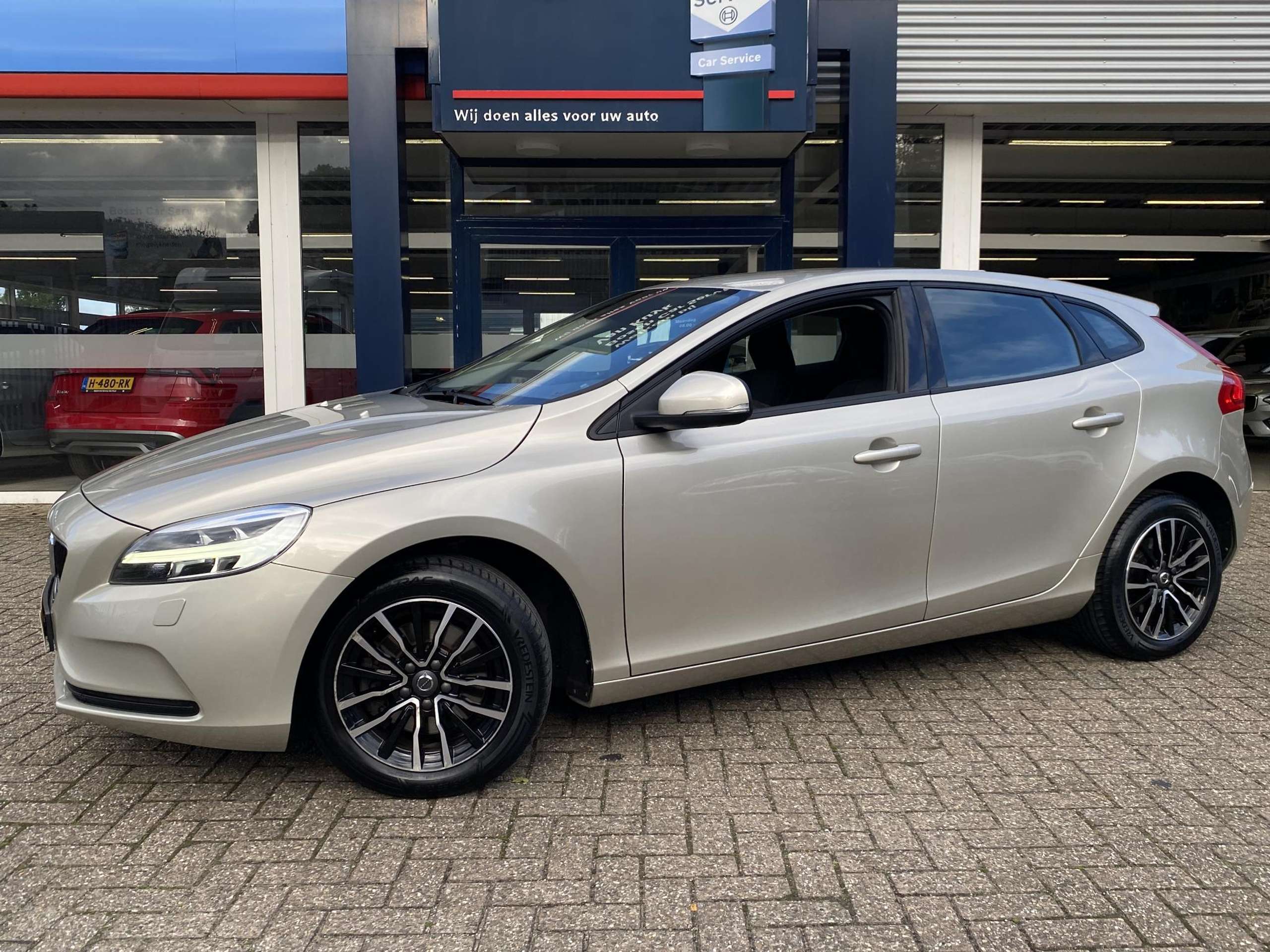 Volvo - V40