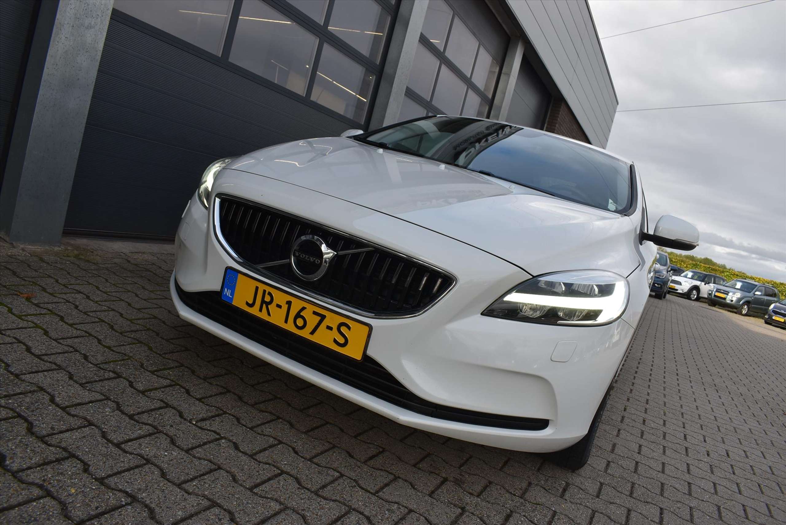 Volvo - V40