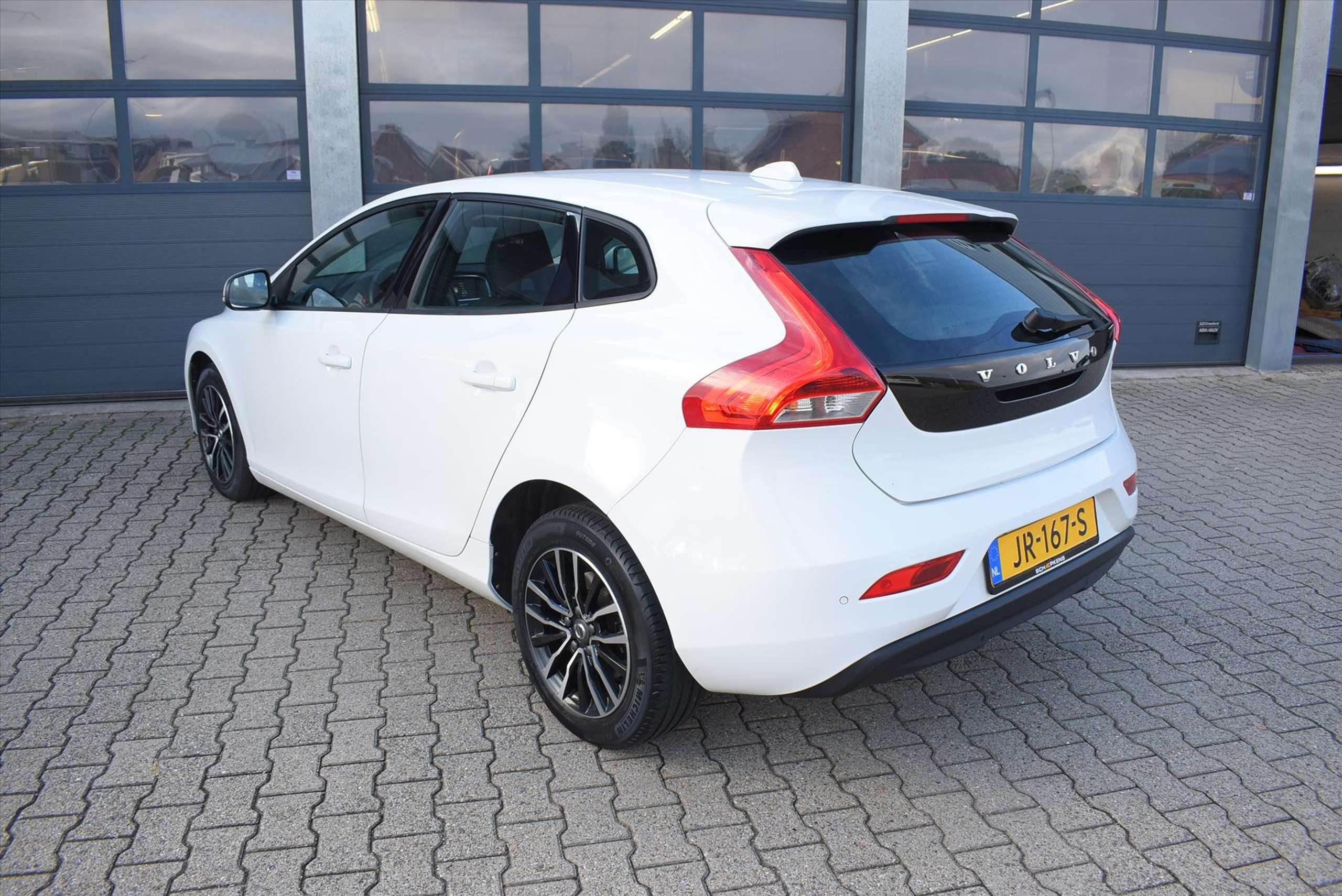 Volvo - V40