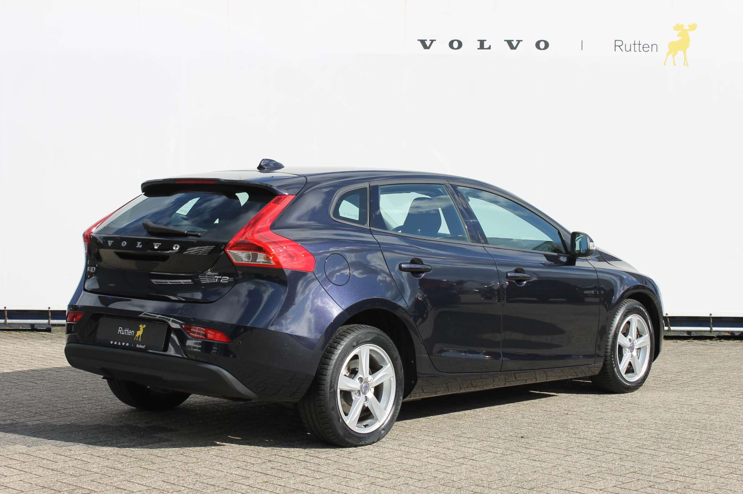 Volvo - V40