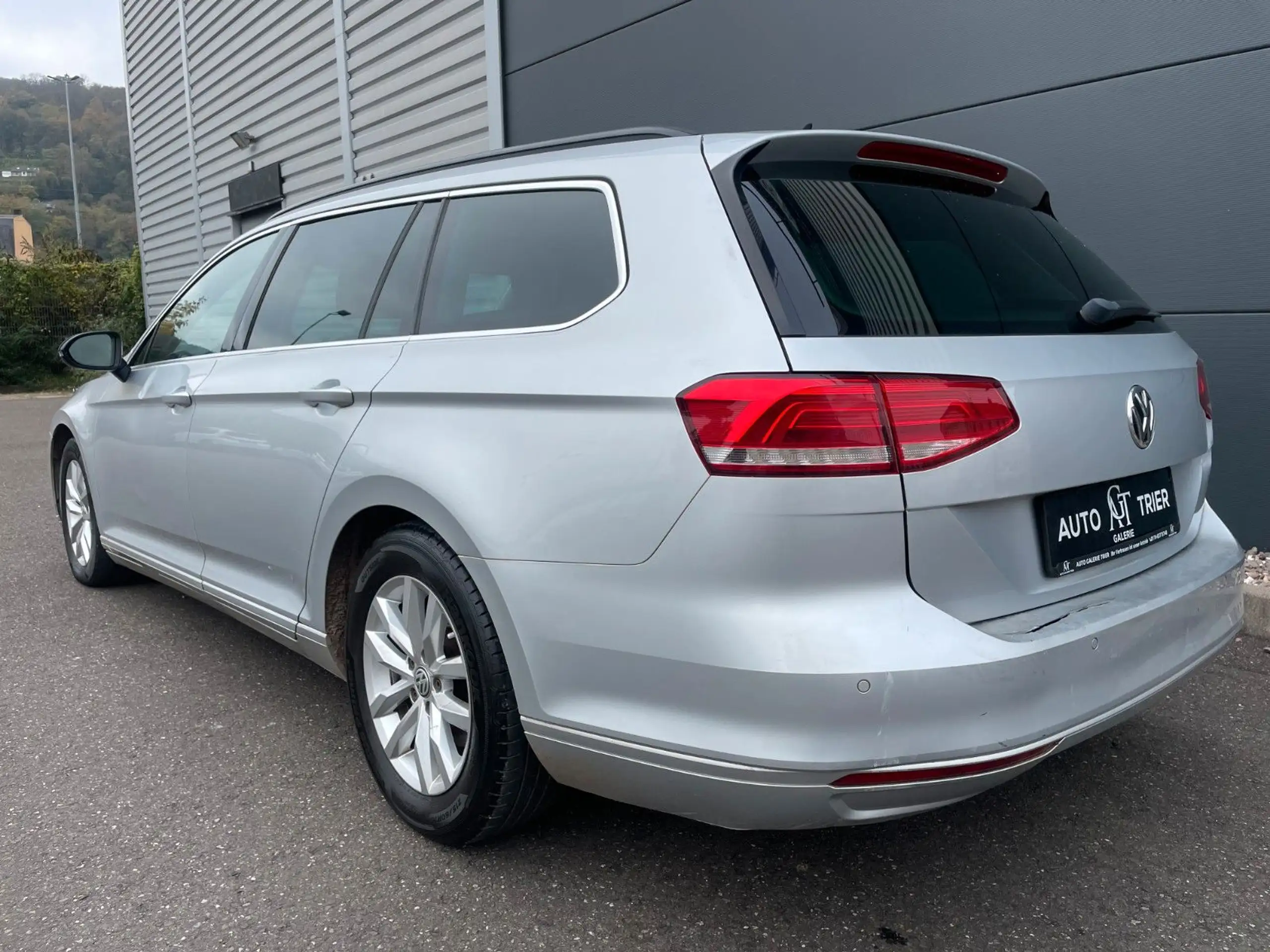 Volkswagen - Passat Variant