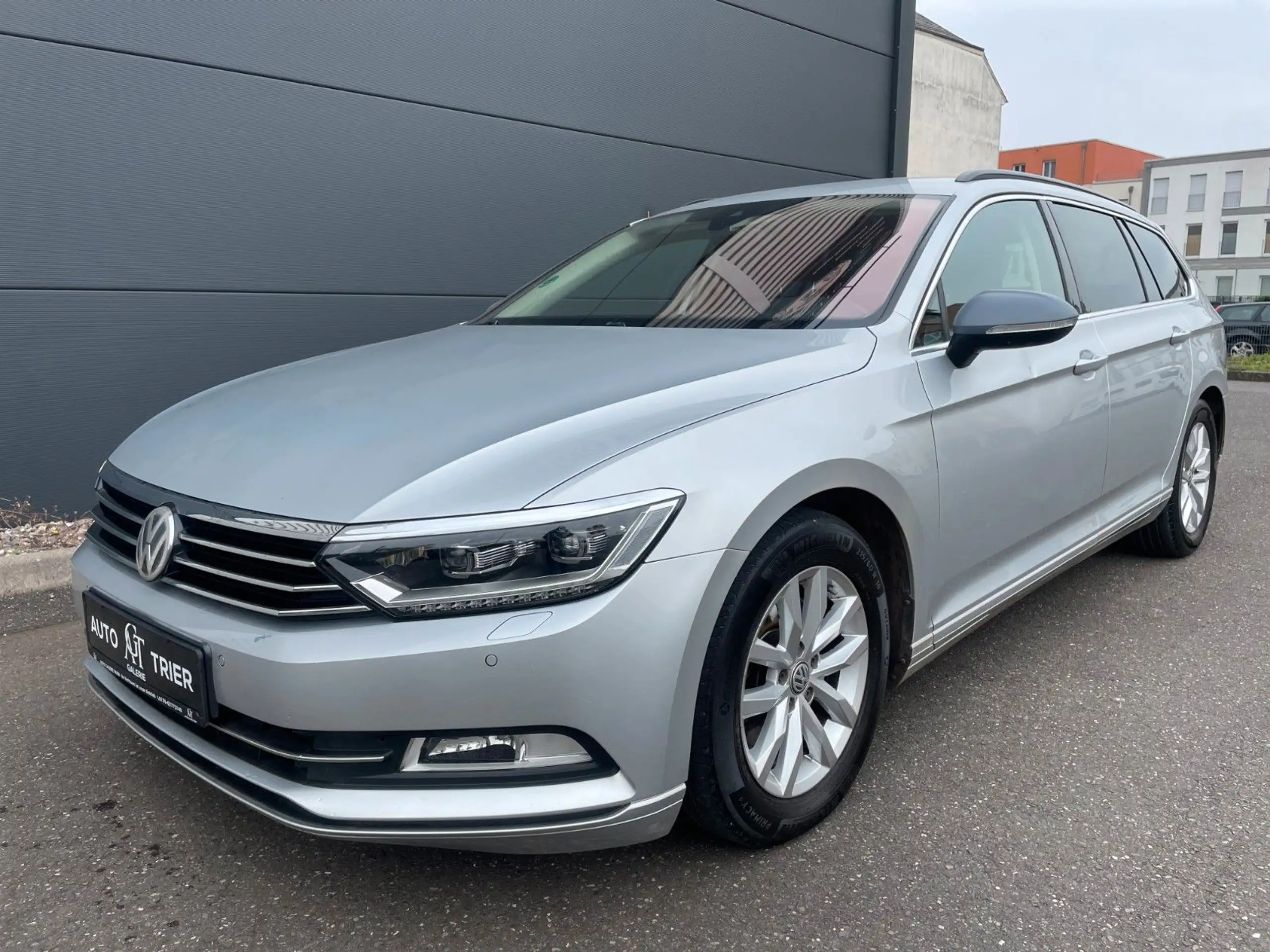 Volkswagen - Passat Variant