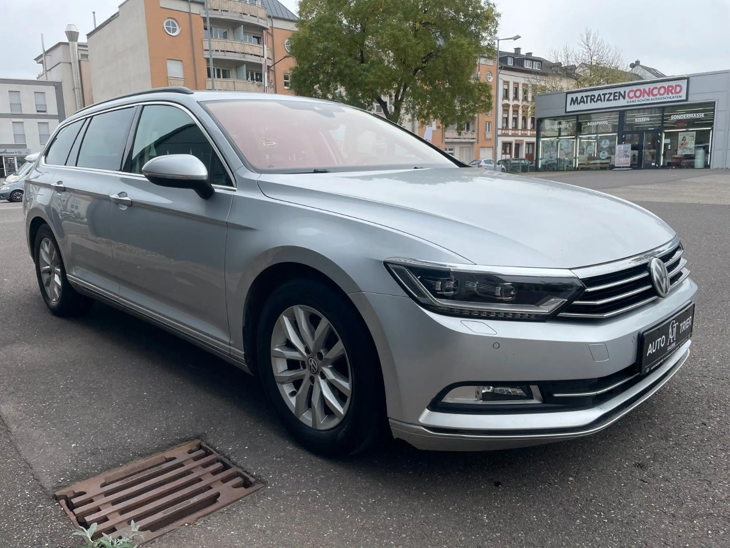 Volkswagen - Passat Variant