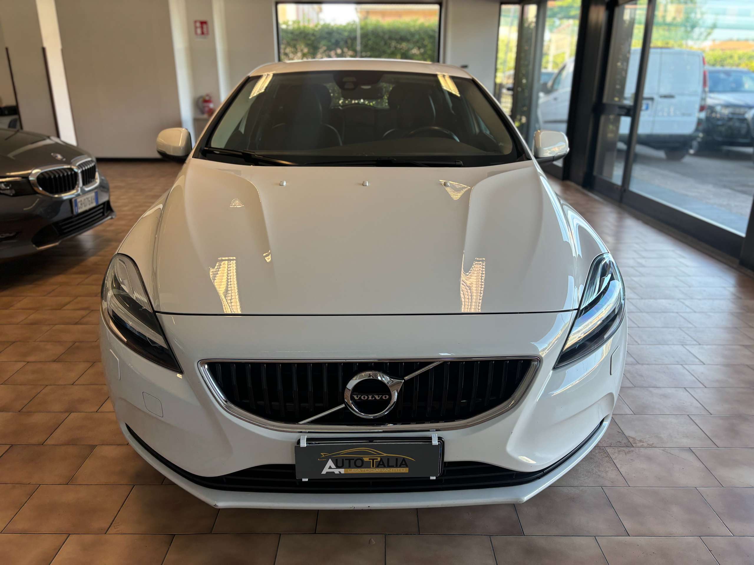 Volvo - V40