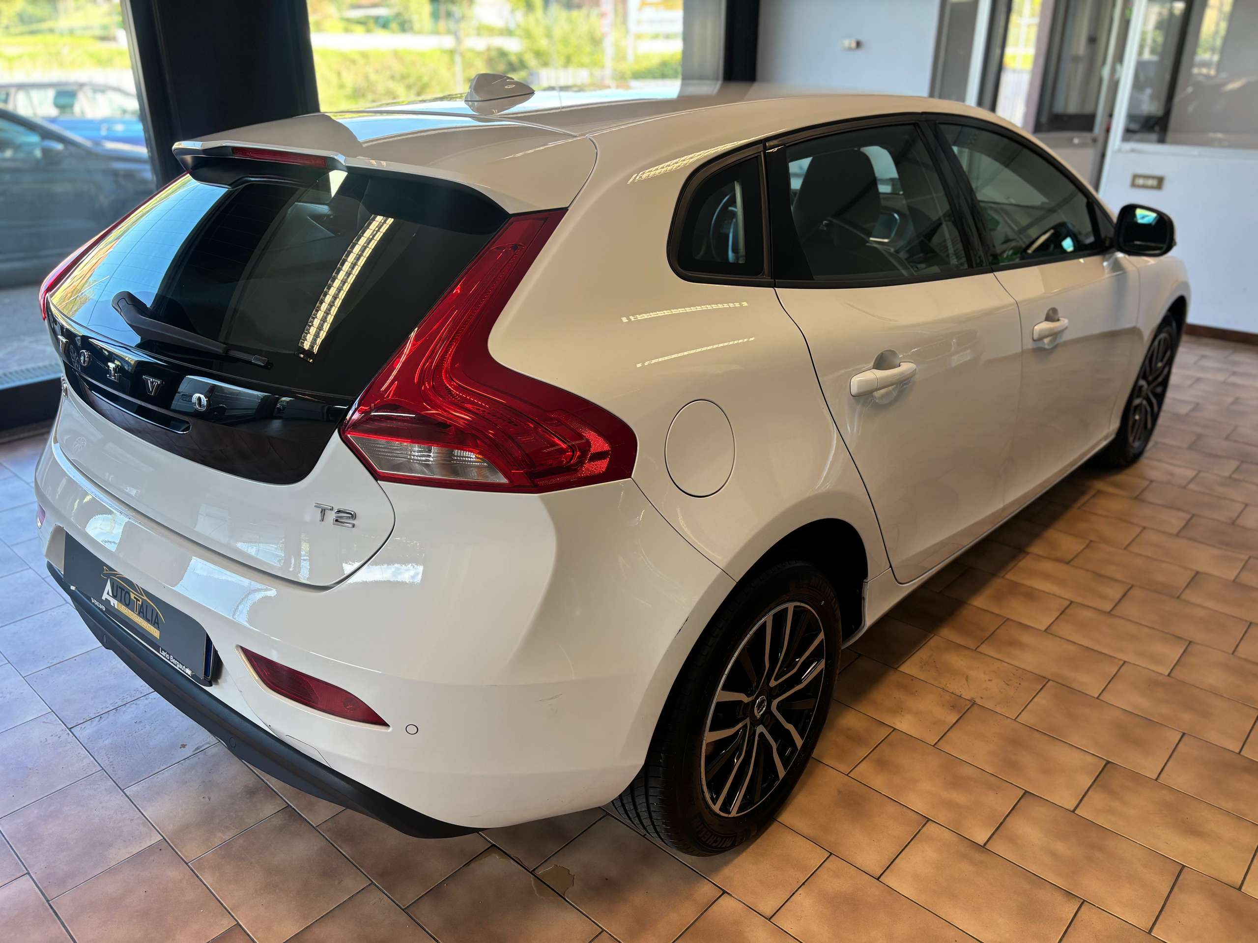 Volvo - V40