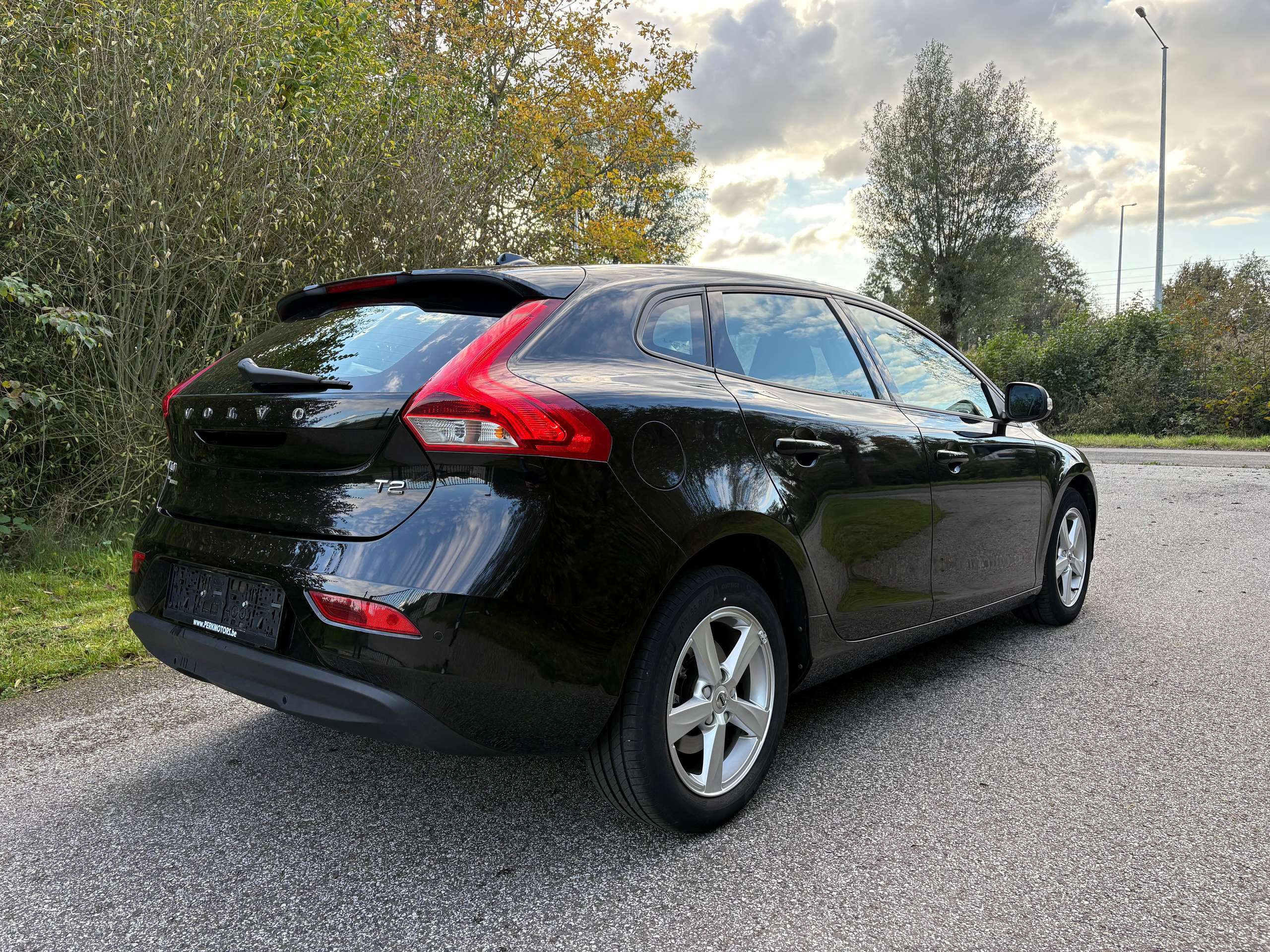 Volvo - V40