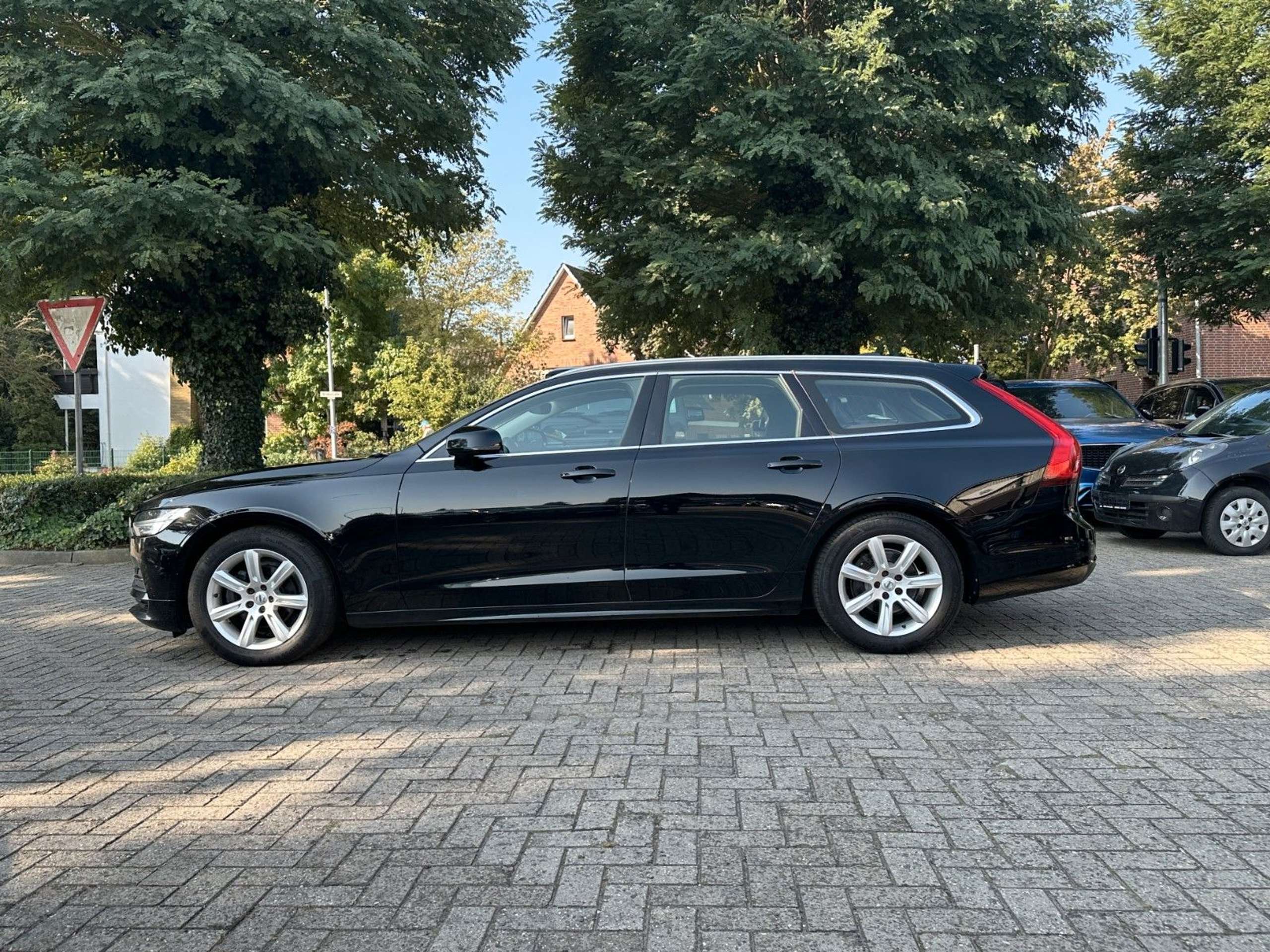 Volvo - V90