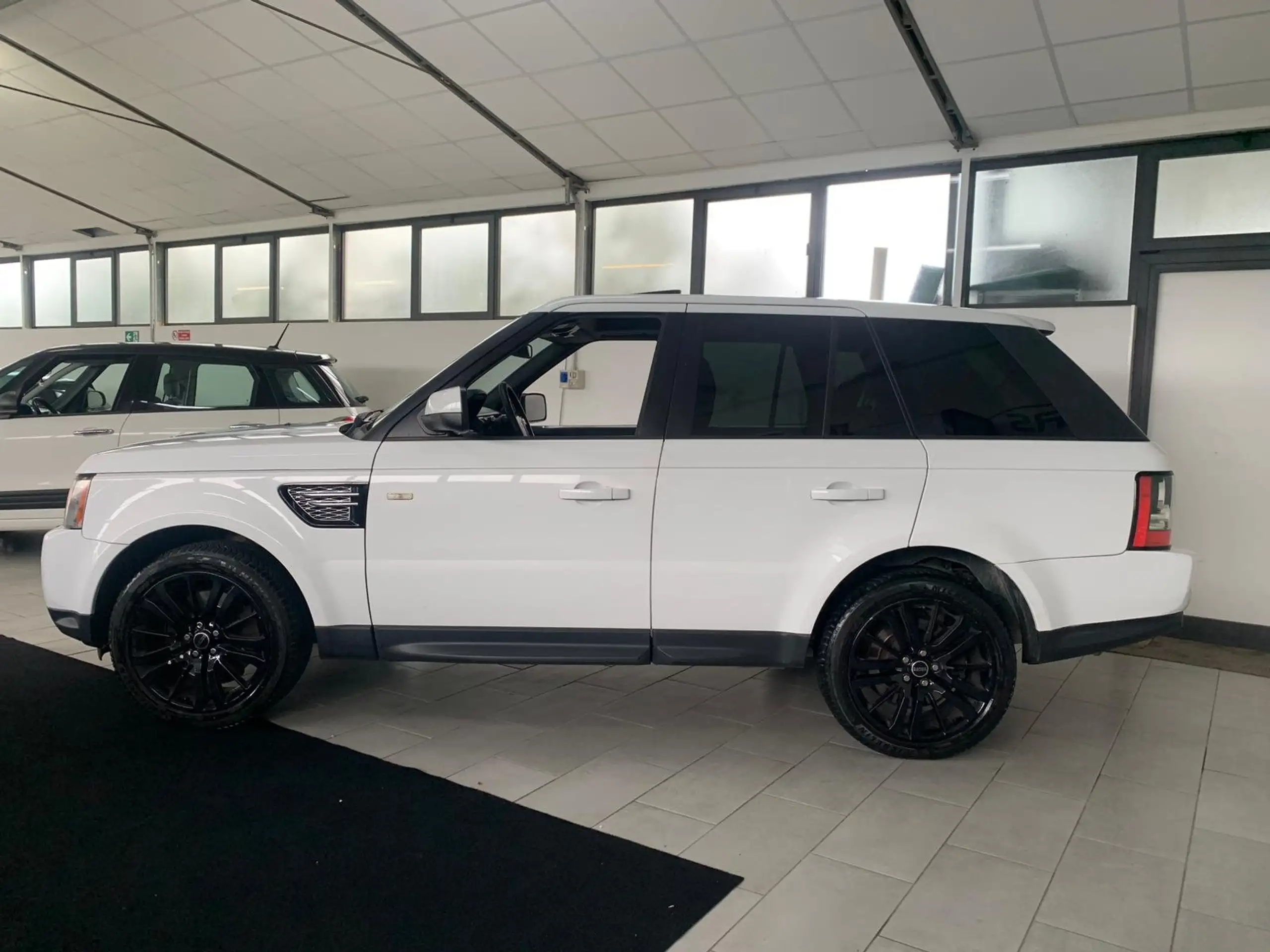 Land Rover - Range Rover Sport