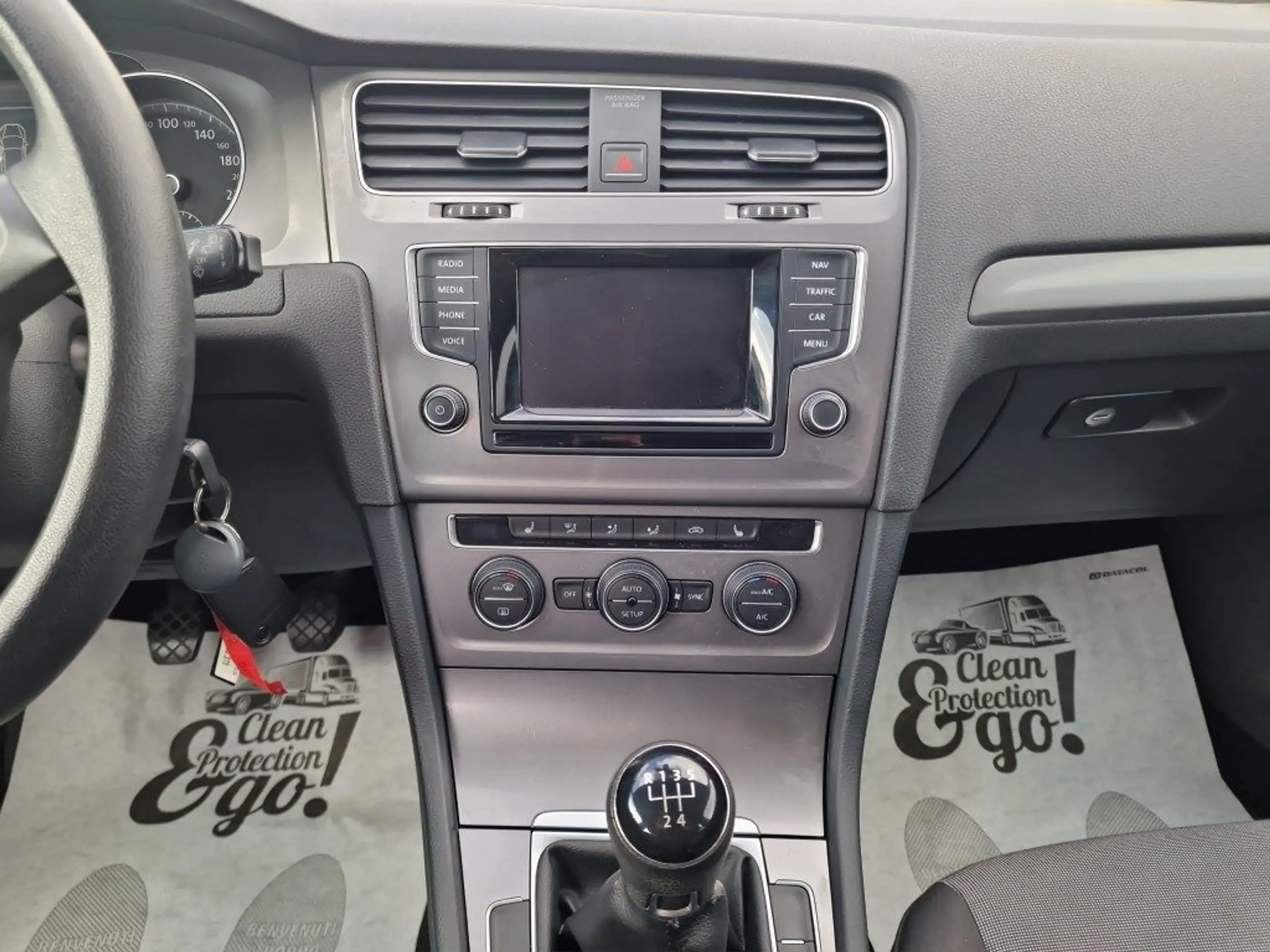 Volkswagen - Golf