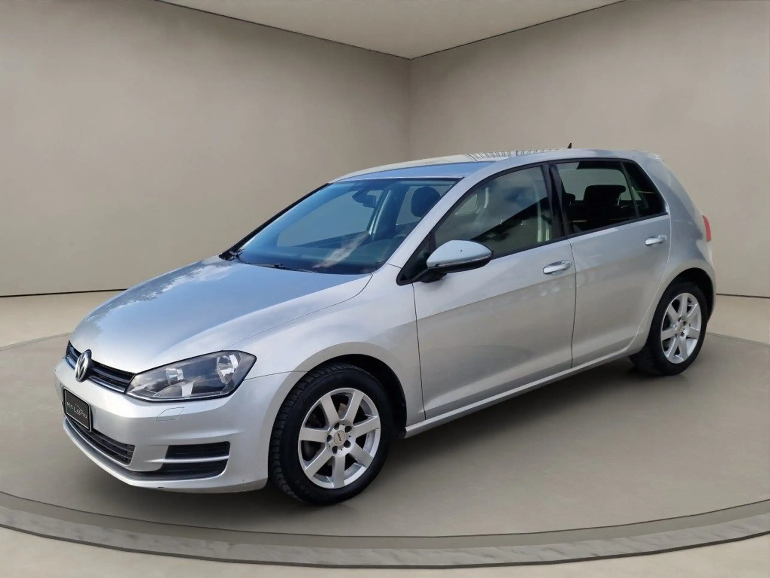 Volkswagen - Golf