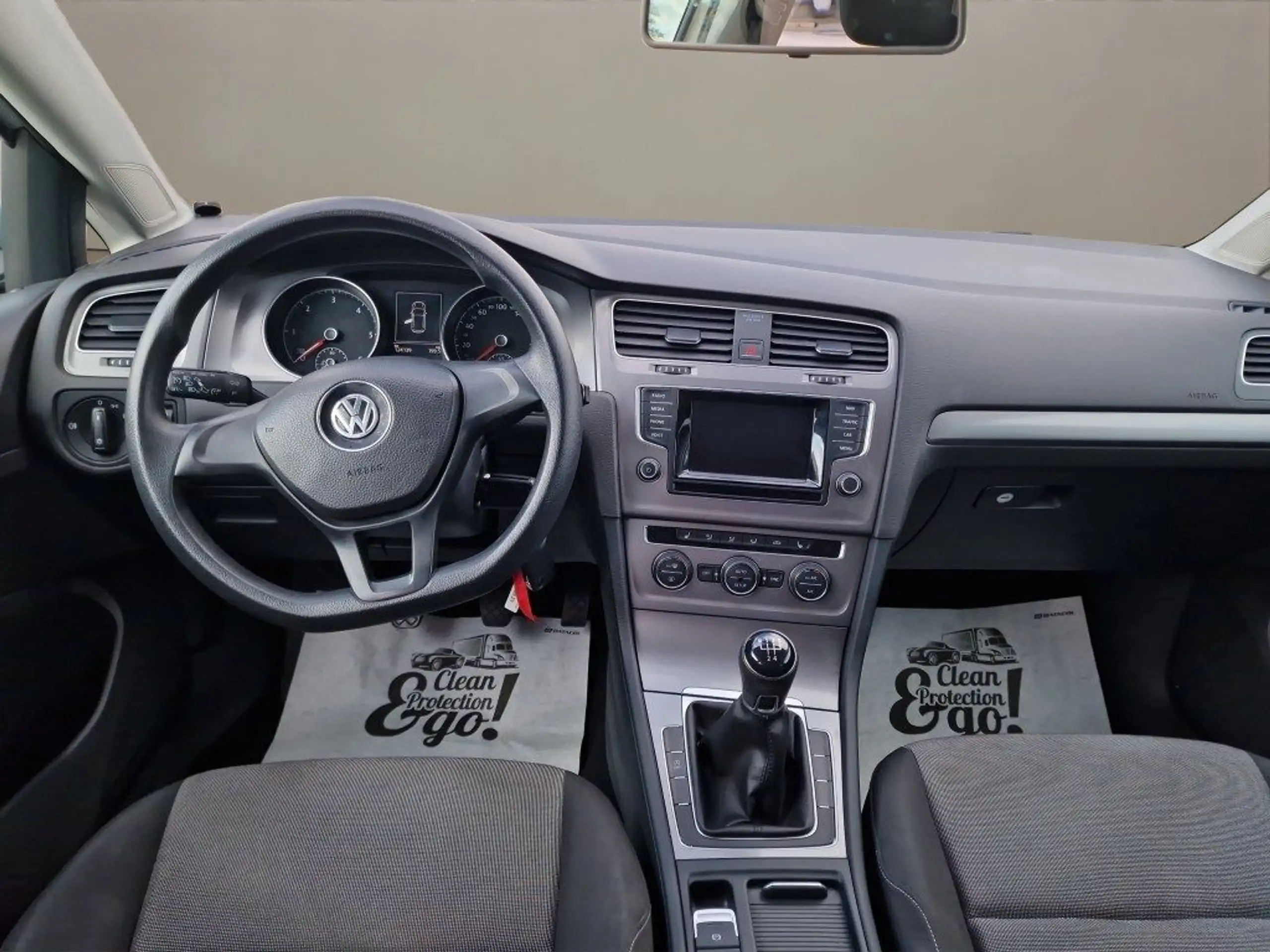 Volkswagen - Golf