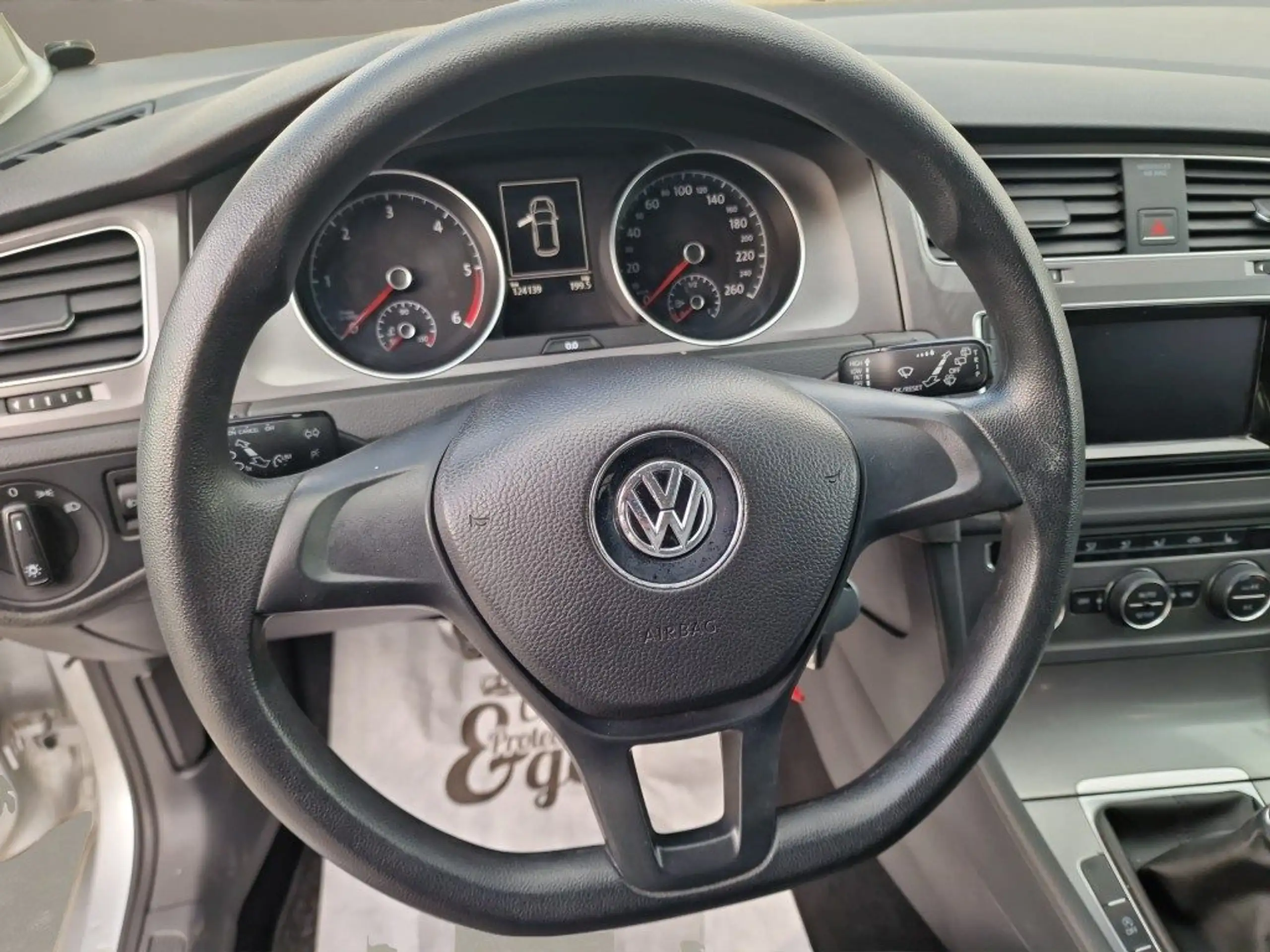 Volkswagen - Golf