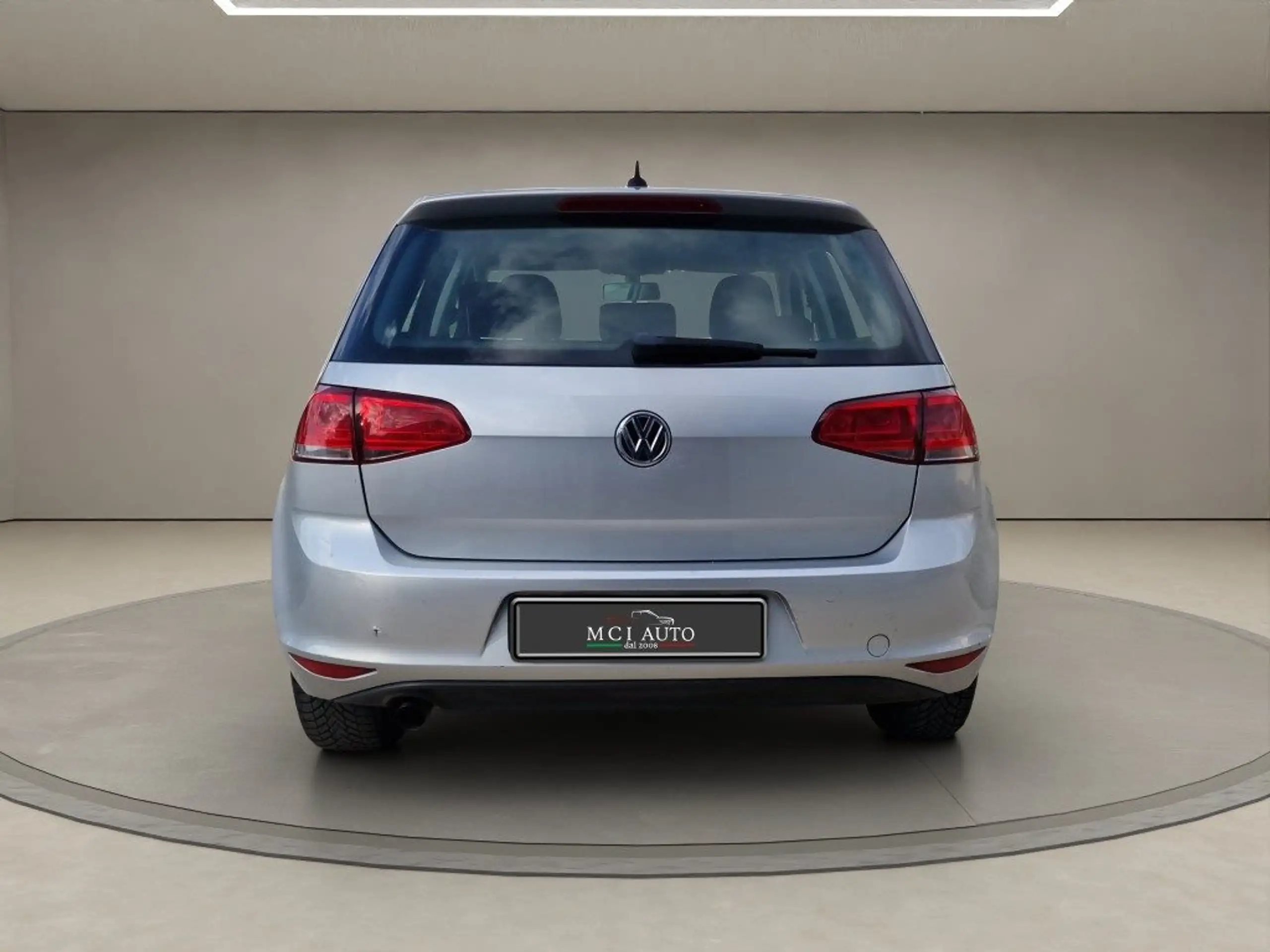 Volkswagen - Golf